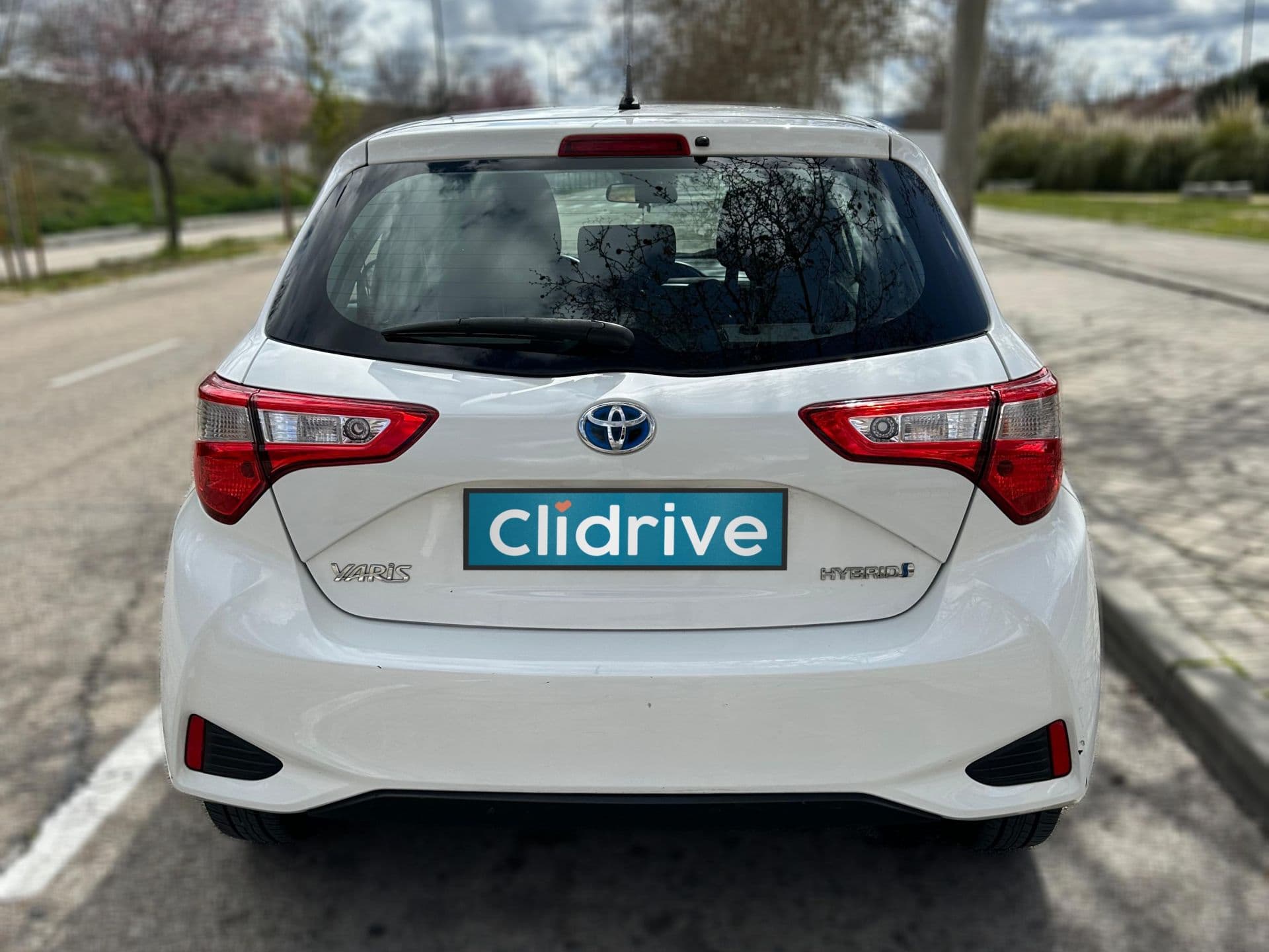TOYOTA yaris