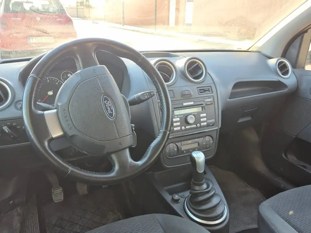 FORD fiesta - Foto 6 | Clidrive