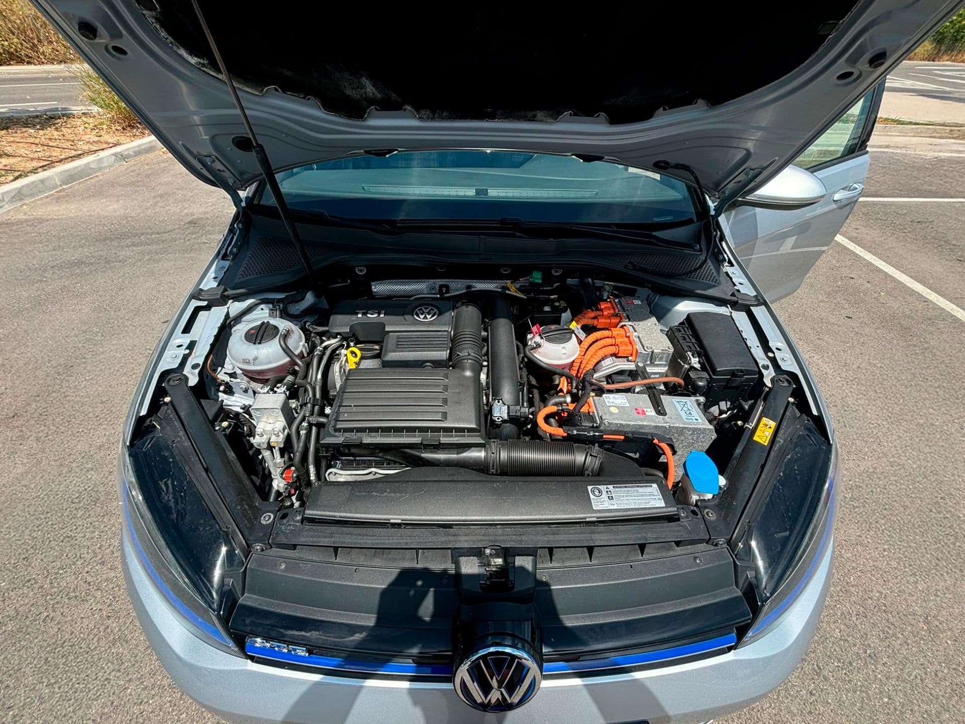 VOLKSWAGEN golf