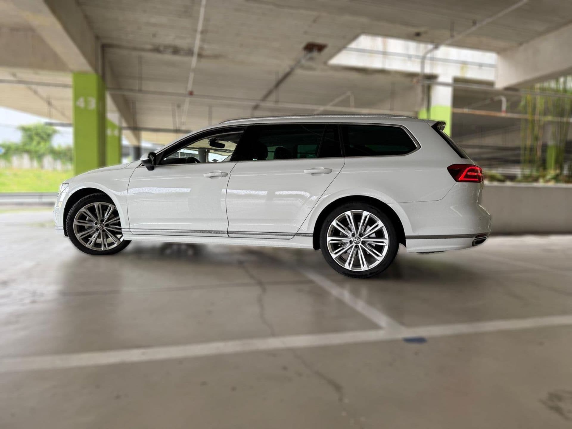 VOLKSWAGEN passat