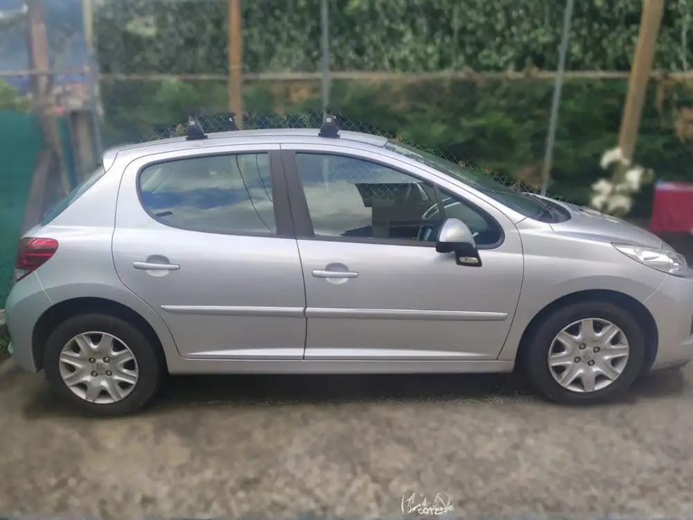 PEUGEOT 207+ - Foto 2 | Clidrive