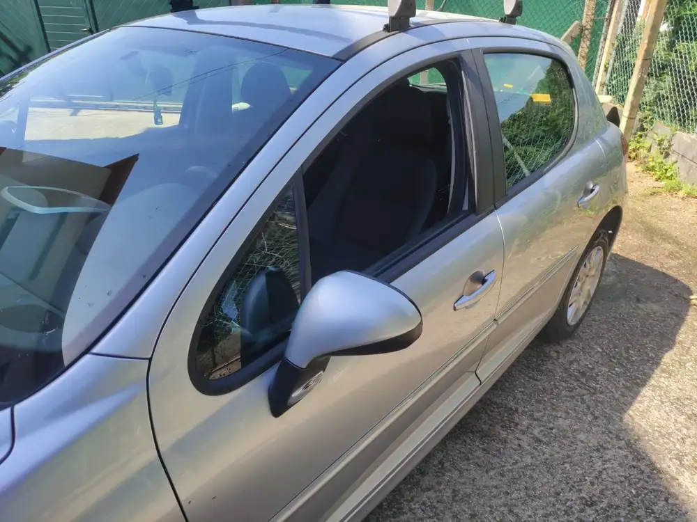 PEUGEOT 207+ - Foto 4 | Clidrive