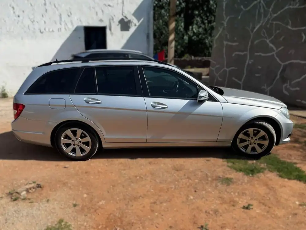 MERCEDES clase c - Foto 2 | Clidrive
