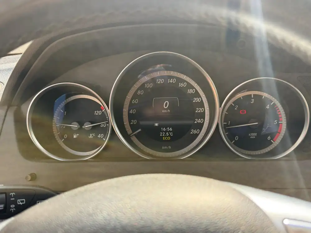 MERCEDES clase c - Foto 6 | Clidrive