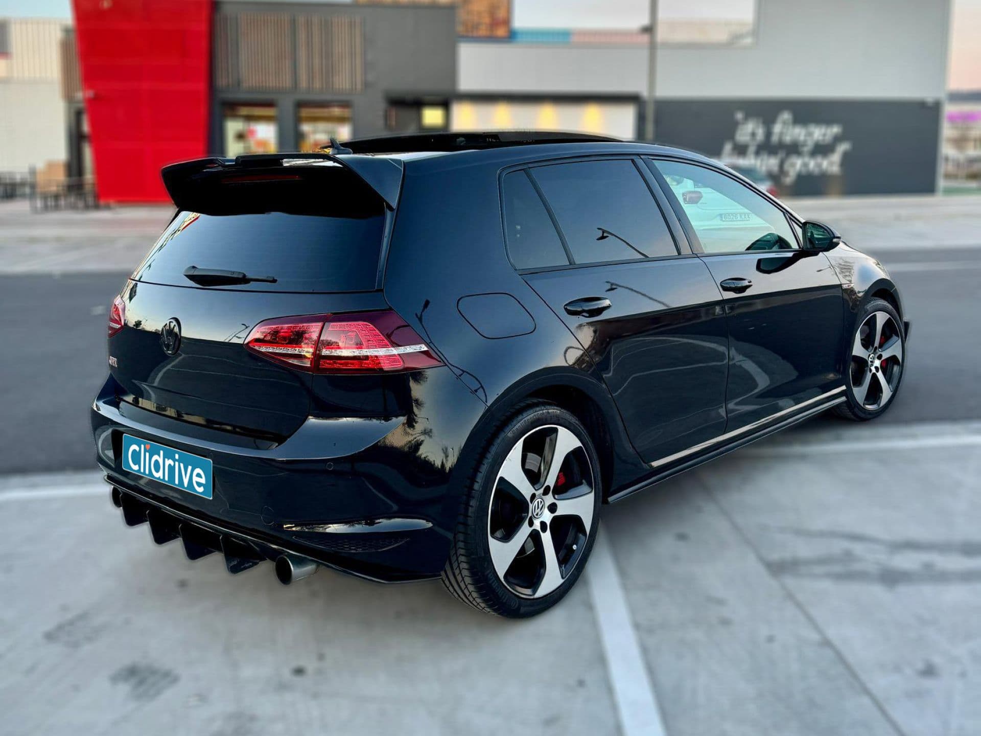 VOLKSWAGEN golf