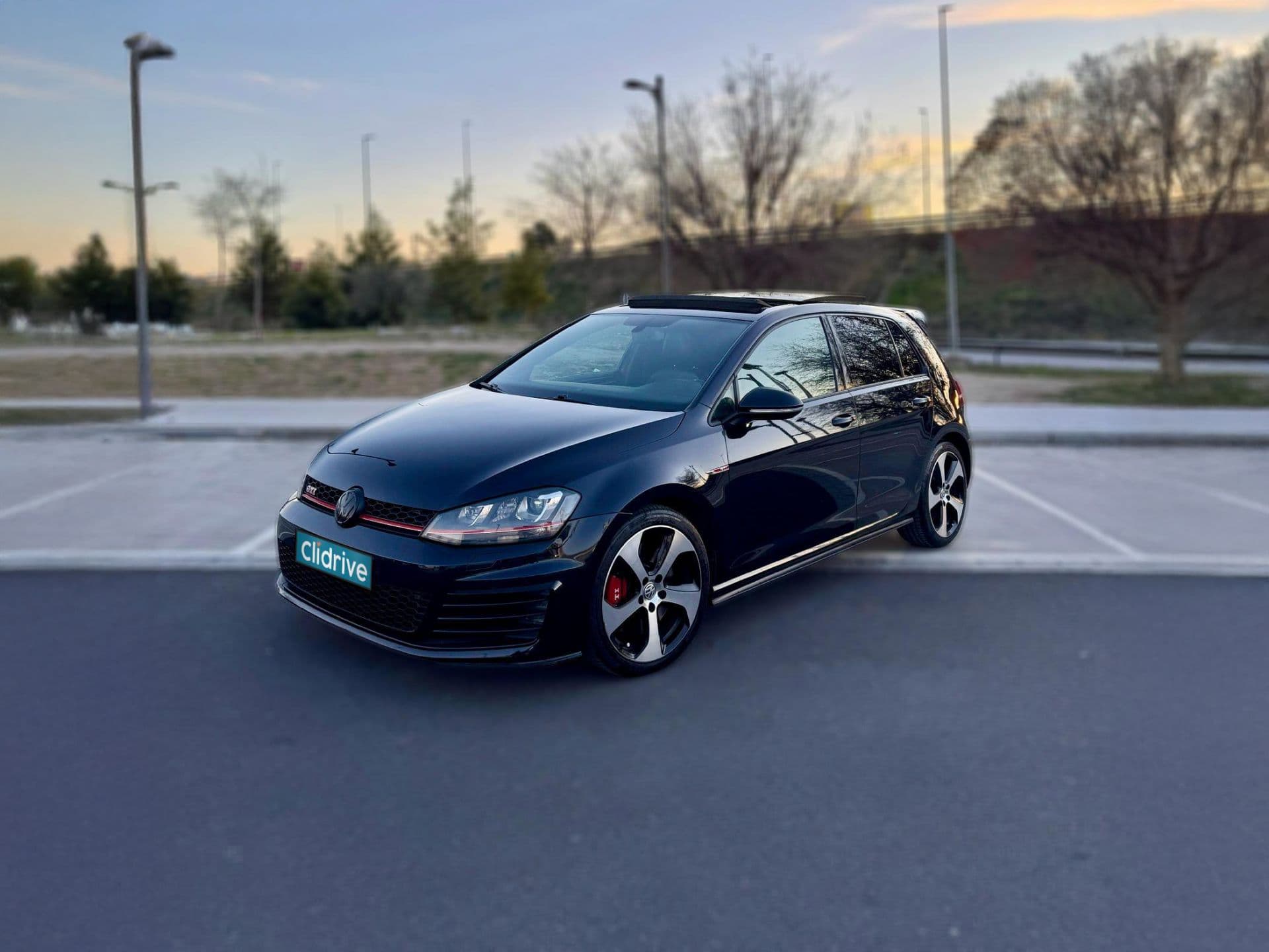 VOLKSWAGEN golf