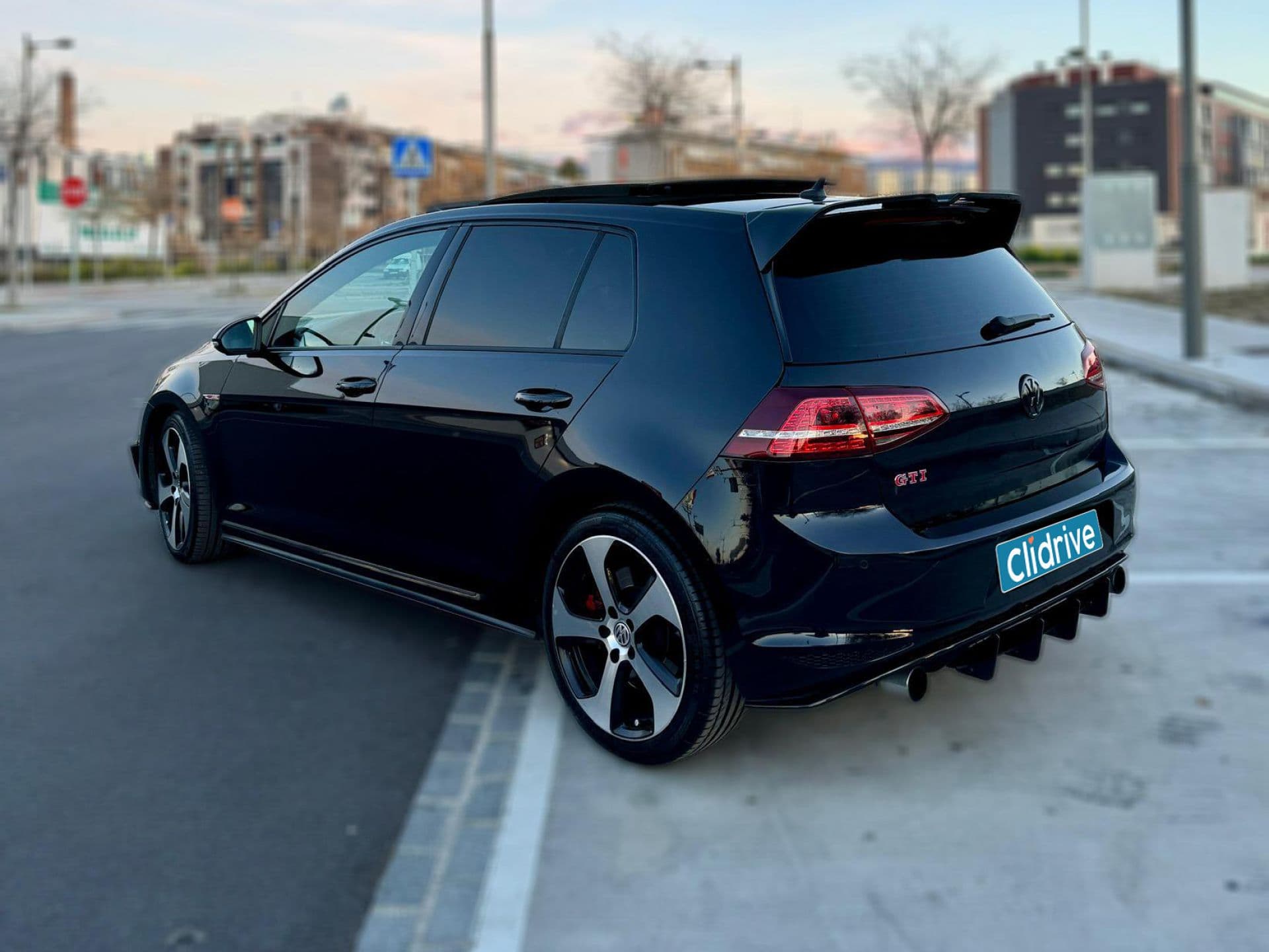 VOLKSWAGEN golf