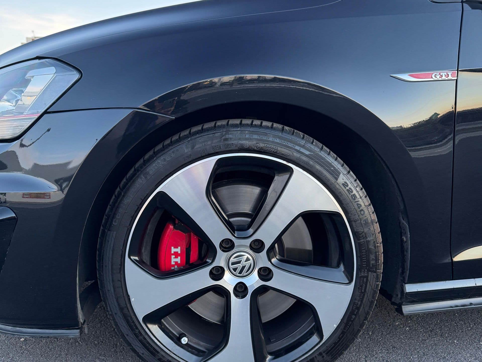 VOLKSWAGEN golf