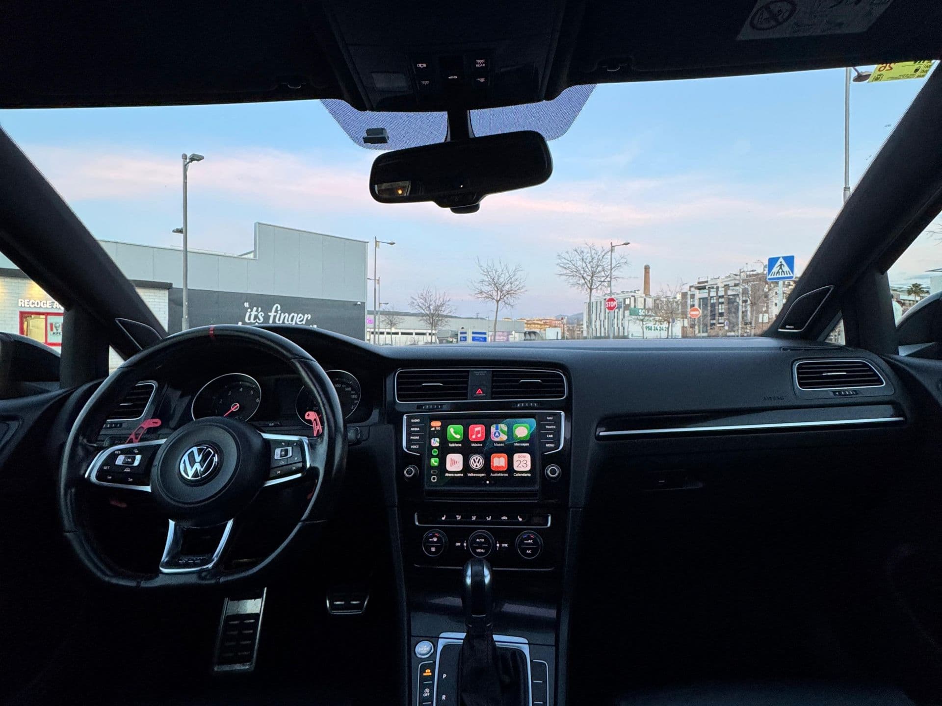 VOLKSWAGEN golf