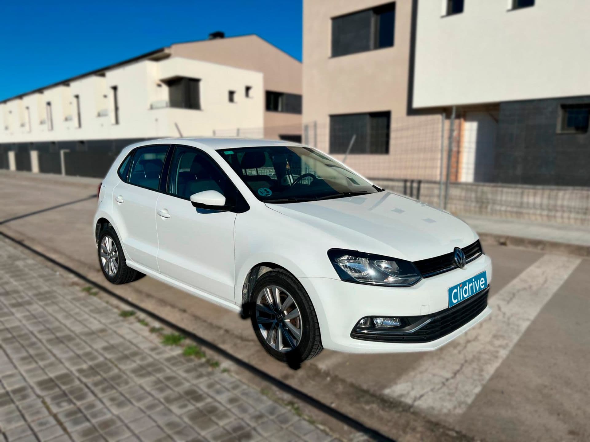 VOLKSWAGEN polo