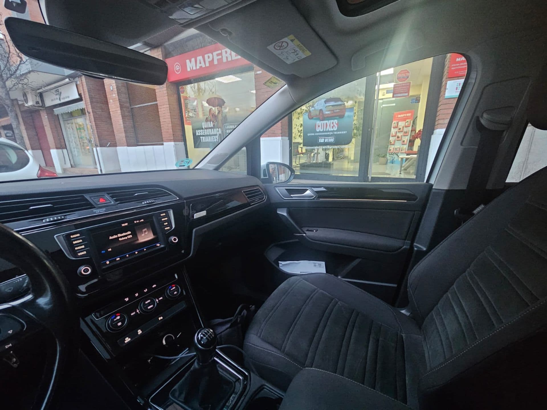 VOLKSWAGEN touran