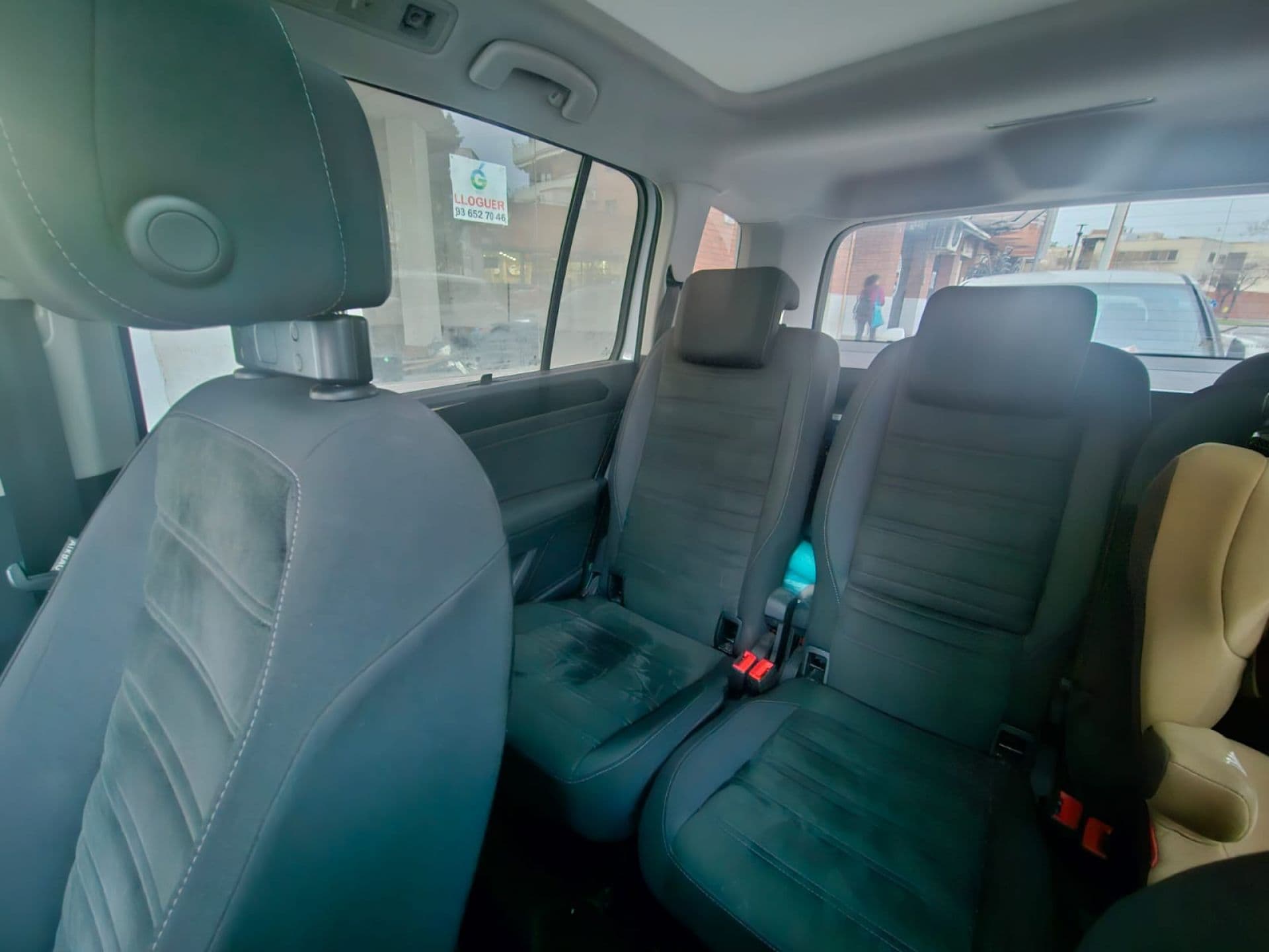 VOLKSWAGEN touran