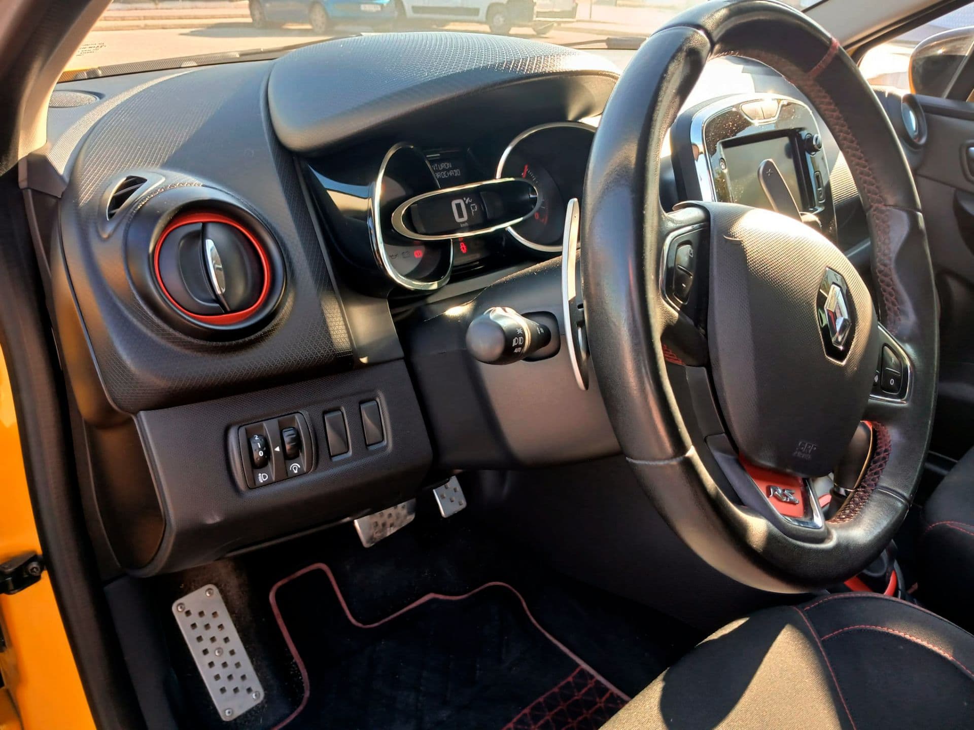 RENAULT clio