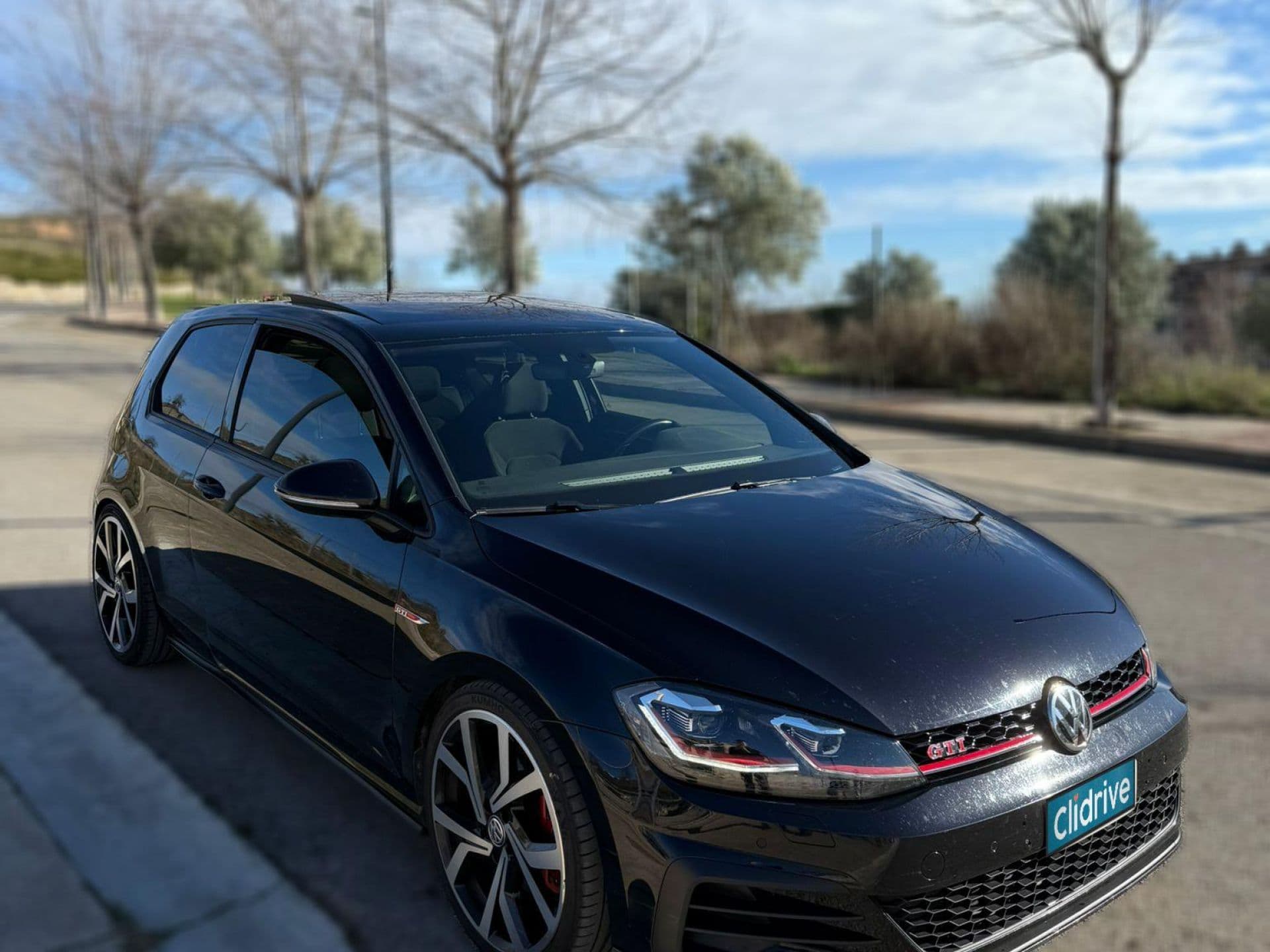 VOLKSWAGEN golf