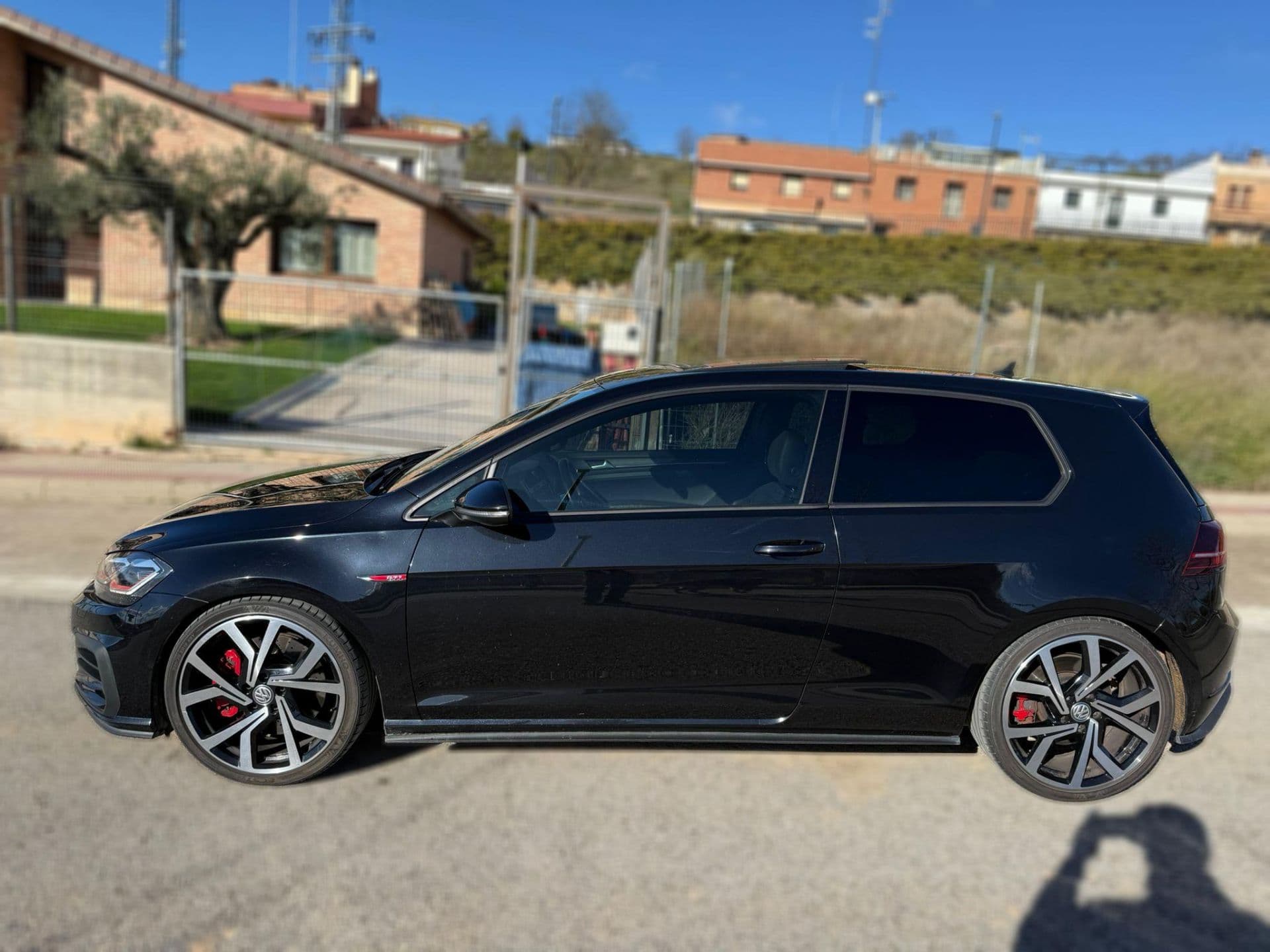 VOLKSWAGEN golf