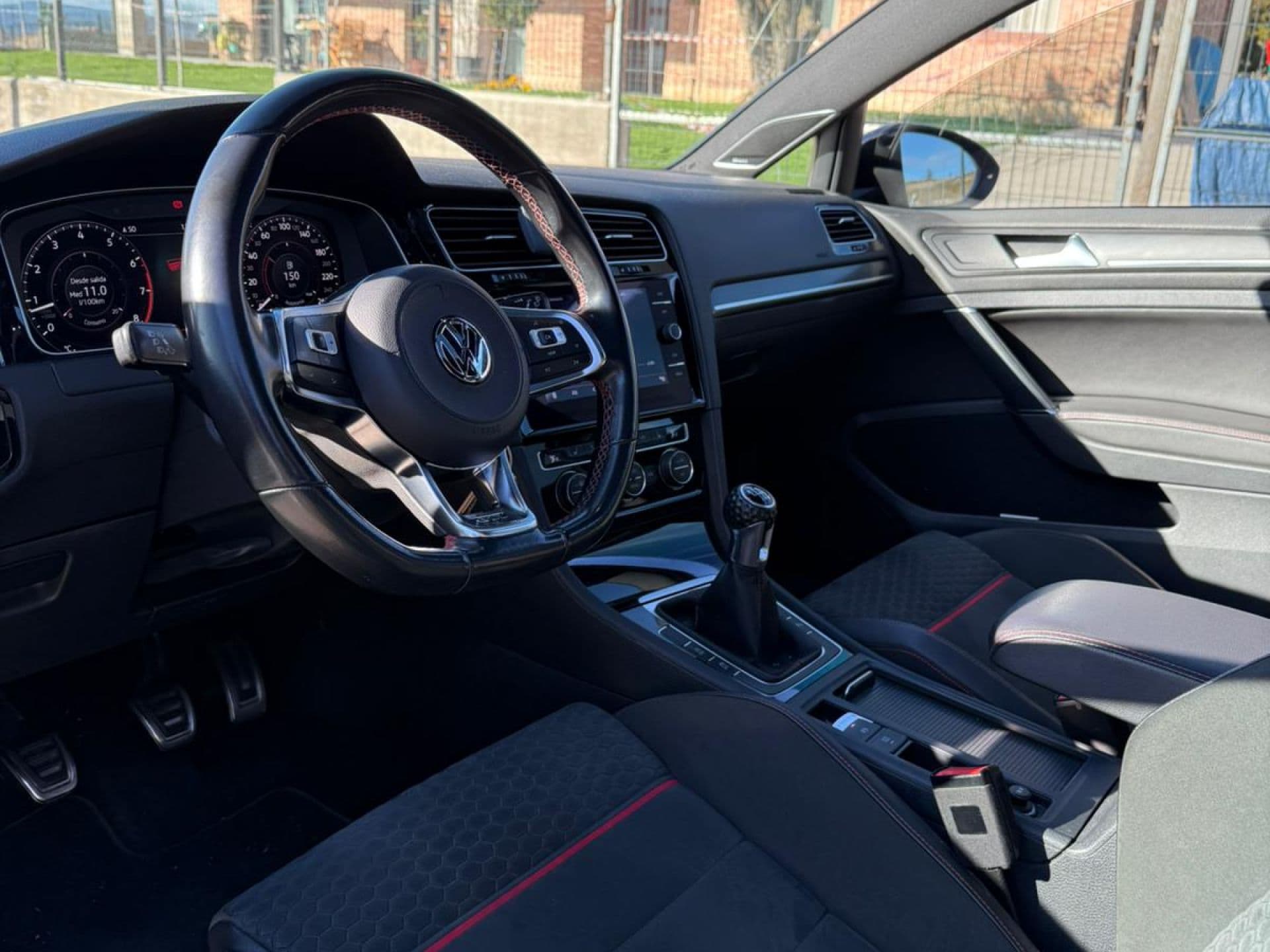 VOLKSWAGEN golf