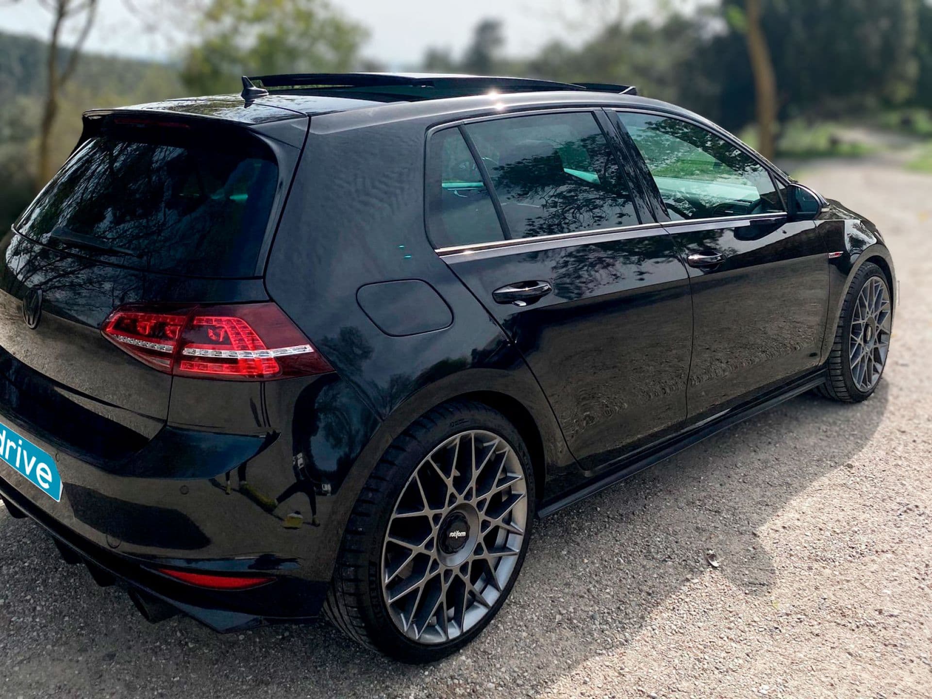 VOLKSWAGEN golf