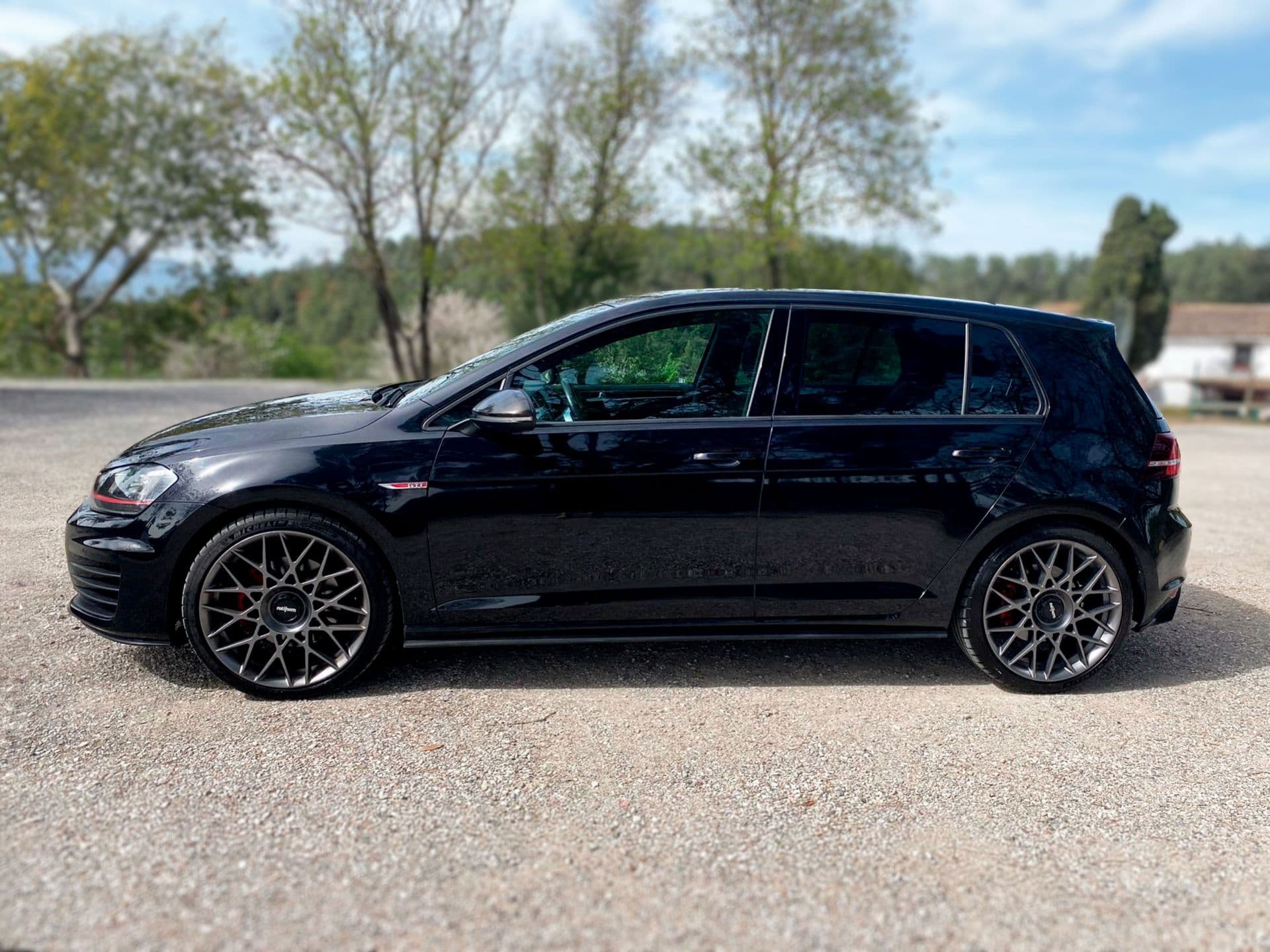 VOLKSWAGEN golf