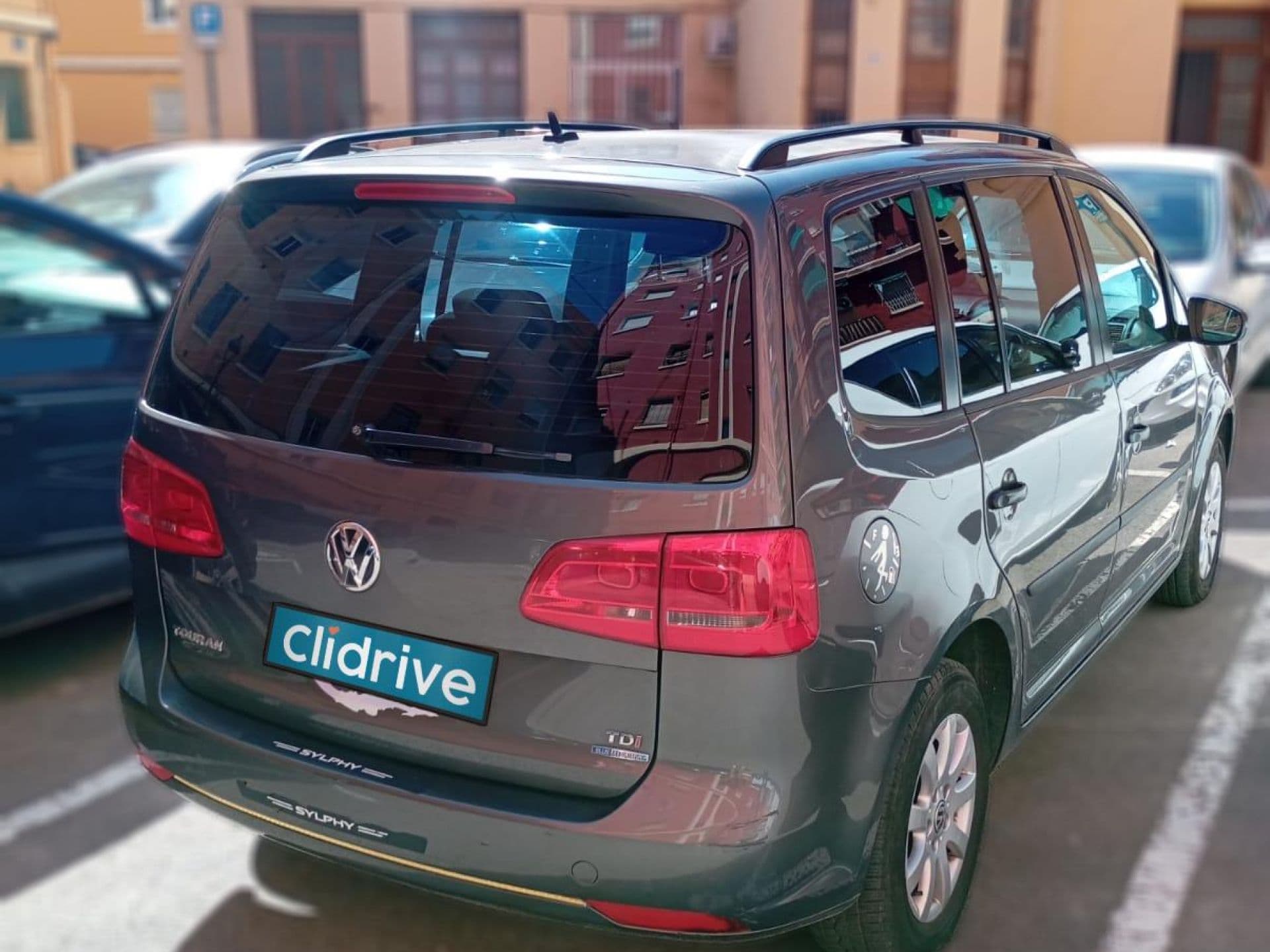 VOLKSWAGEN touran