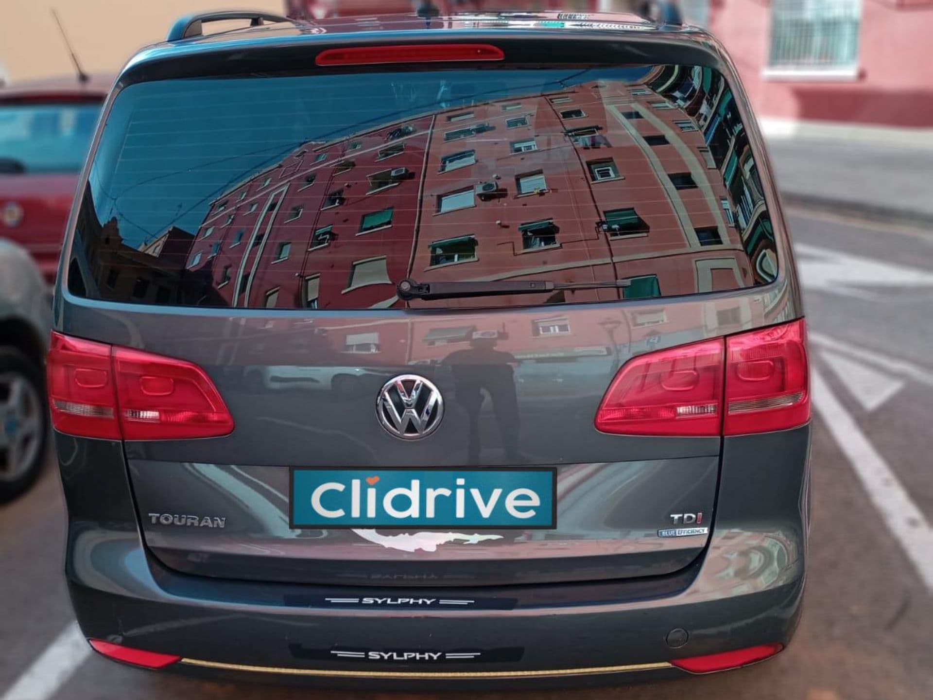 VOLKSWAGEN touran
