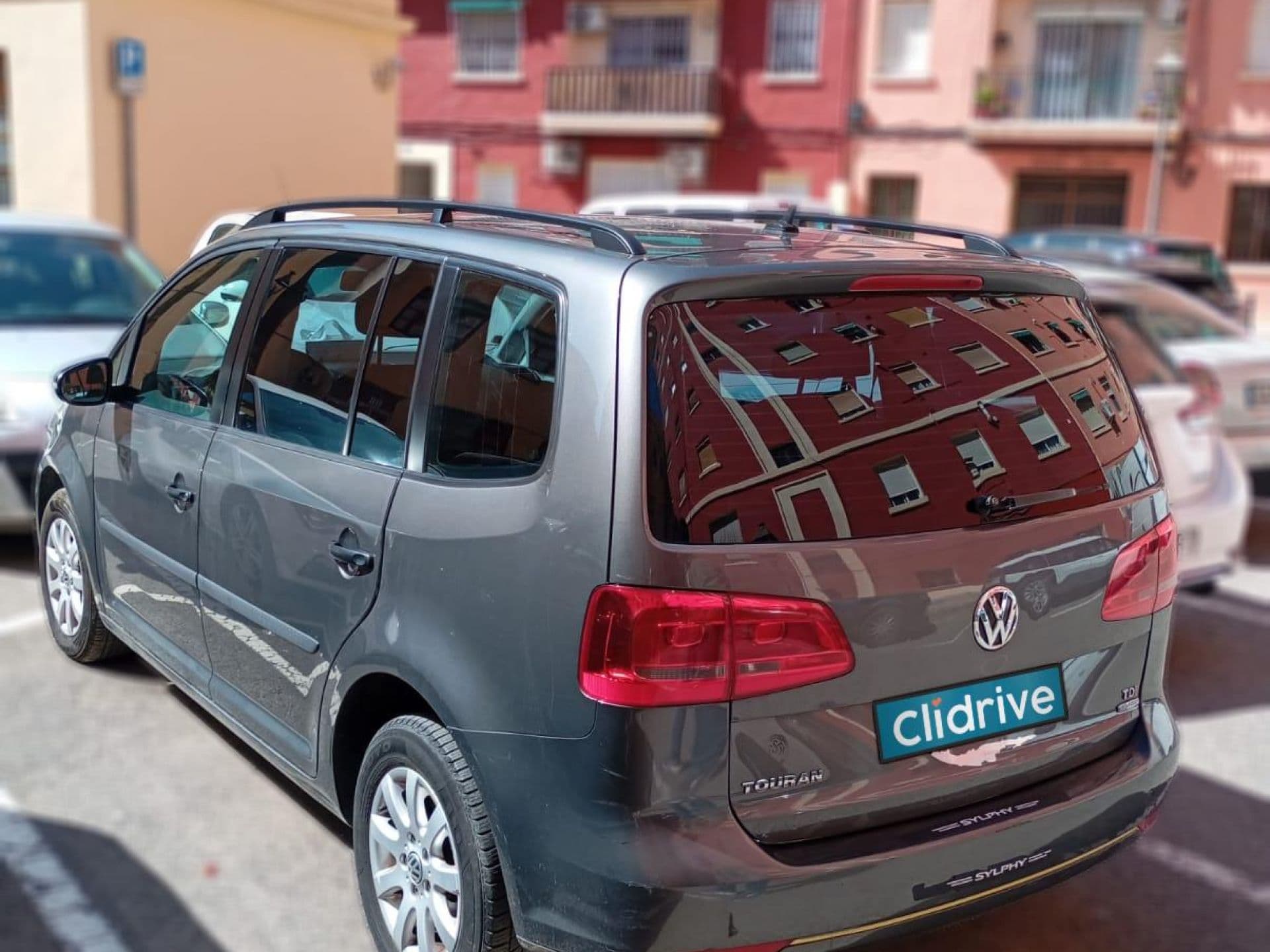 VOLKSWAGEN touran