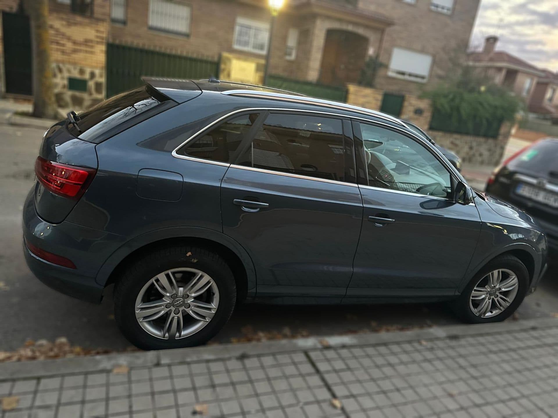 AUDI q3