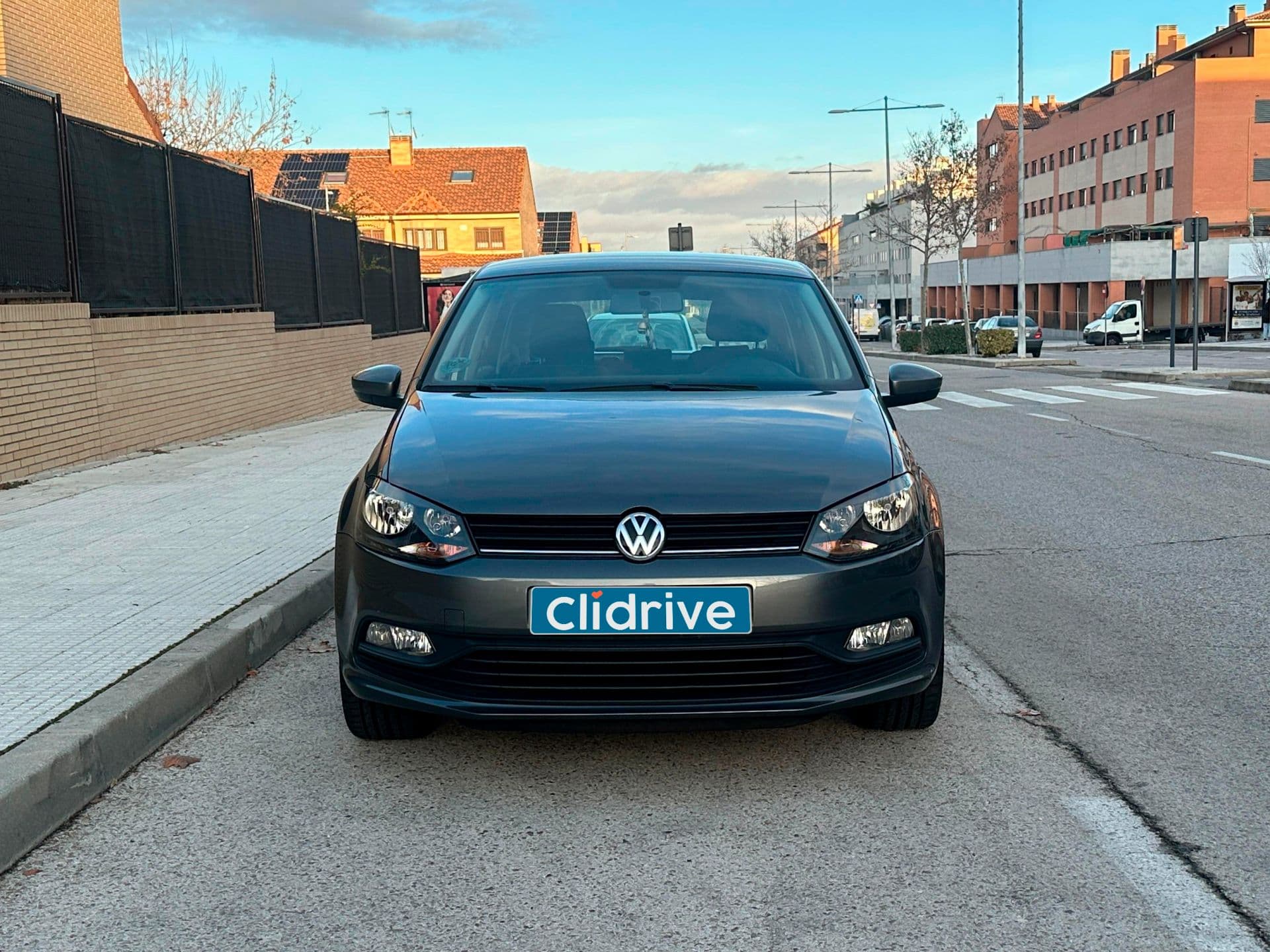 VOLKSWAGEN polo
