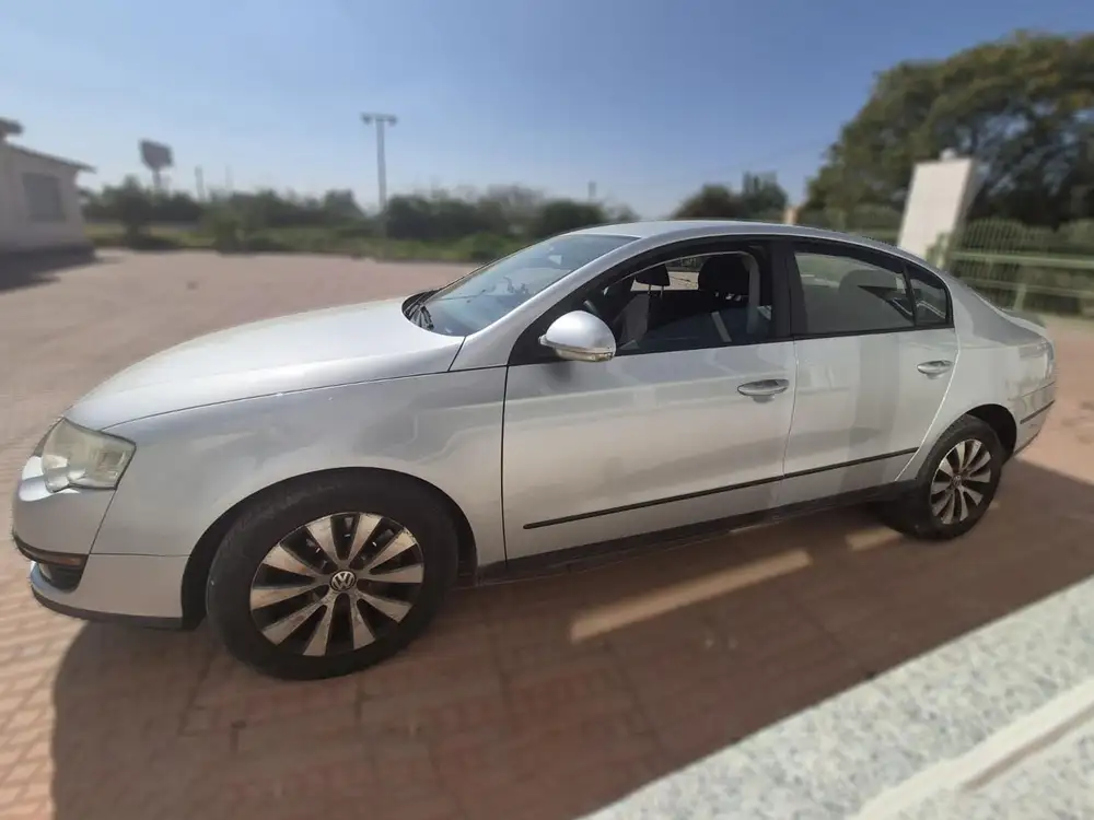 VOLKSWAGEN passat - Foto 4 | Clidrive