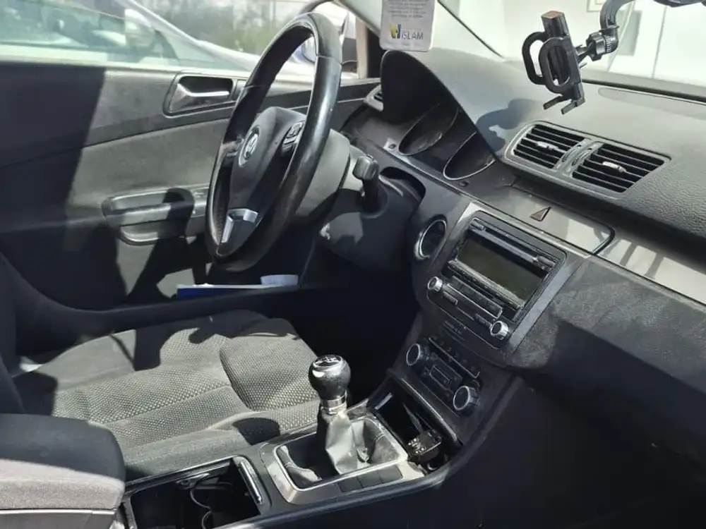 VOLKSWAGEN passat - Foto 6 | Clidrive