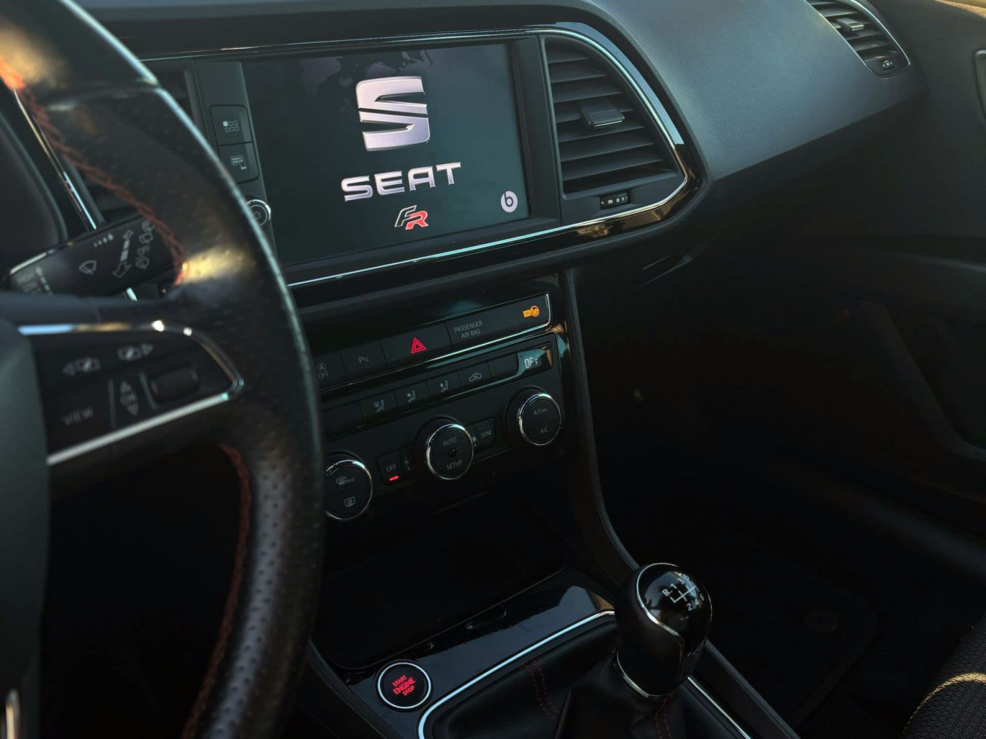 SEAT leon