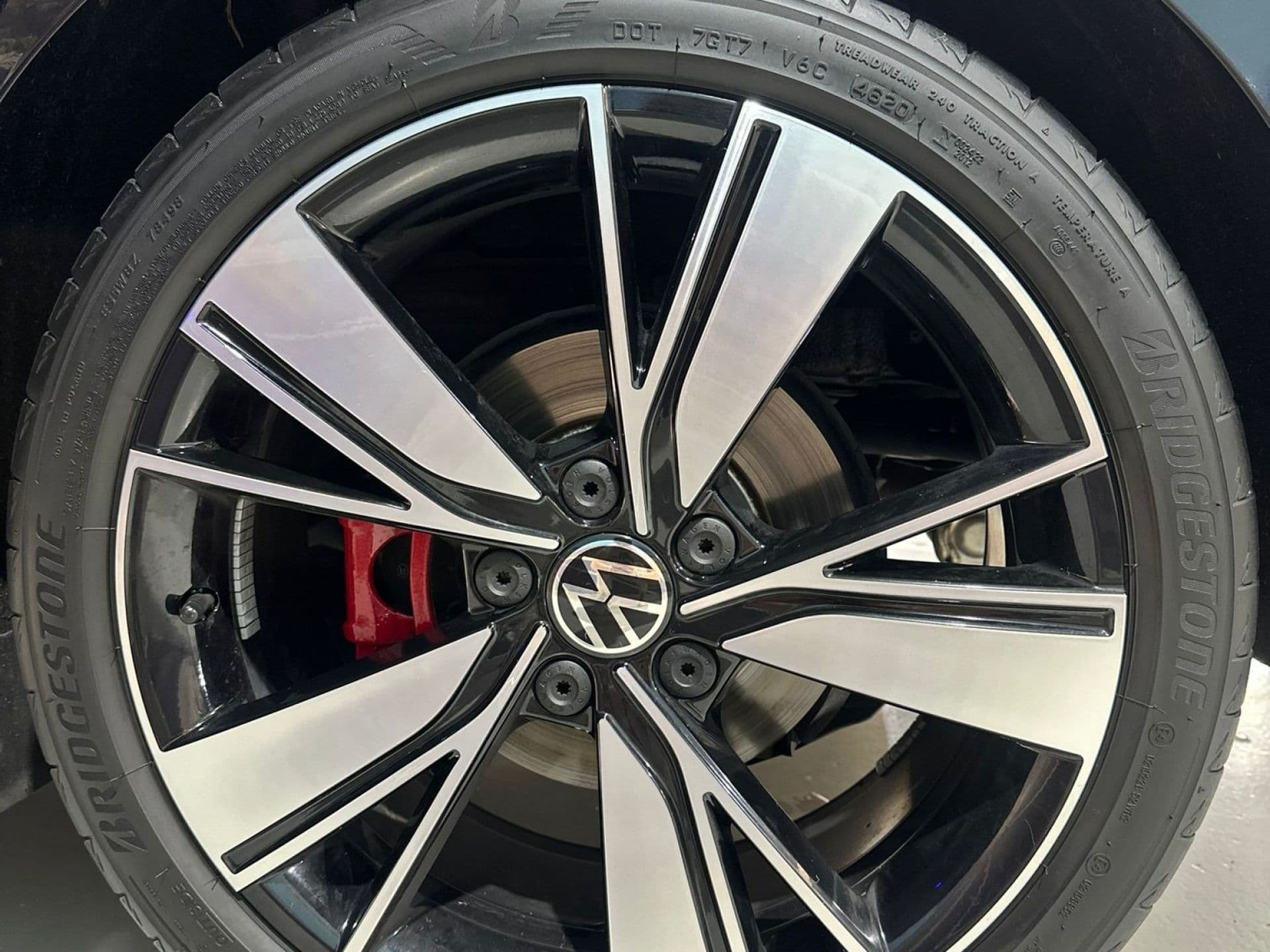 VOLKSWAGEN golf