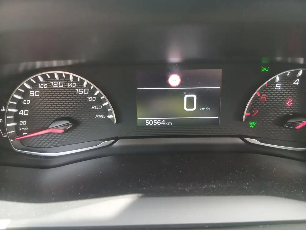 PEUGEOT 2008 - Foto 10 | Clidrive