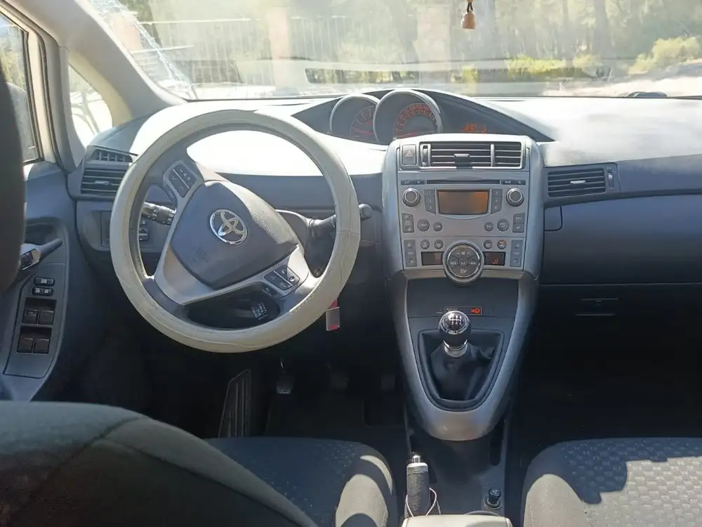 TOYOTA verso - Foto 5 | Clidrive