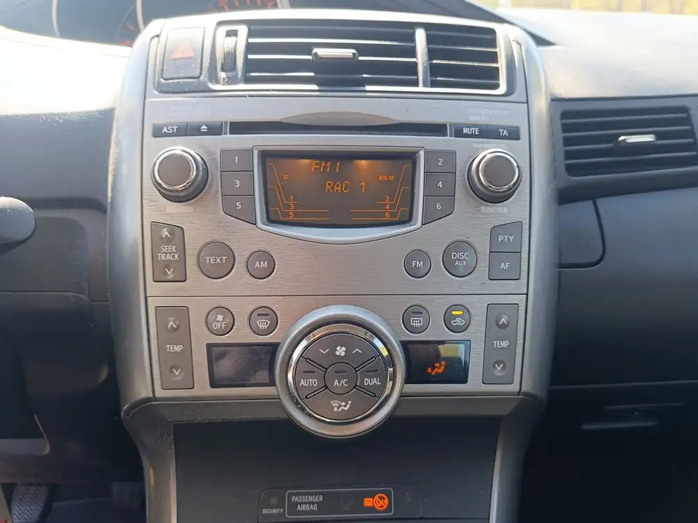 TOYOTA verso - Foto 7 | Clidrive