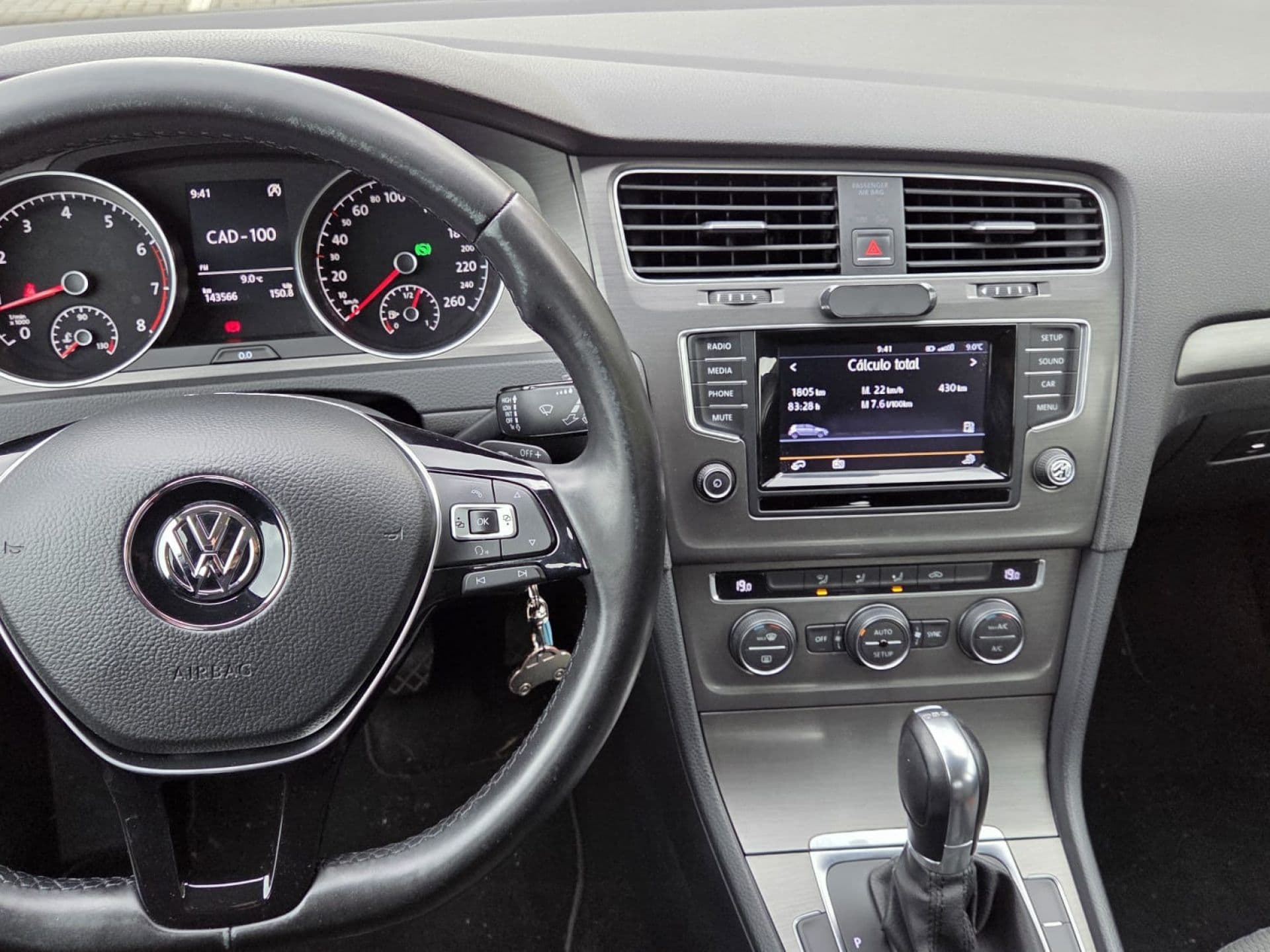 VOLKSWAGEN golf