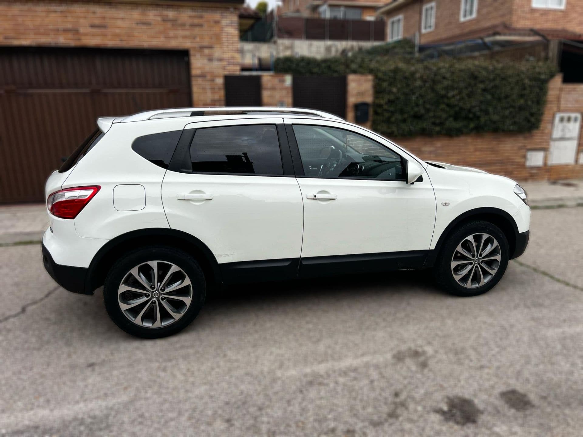 NISSAN qashqai