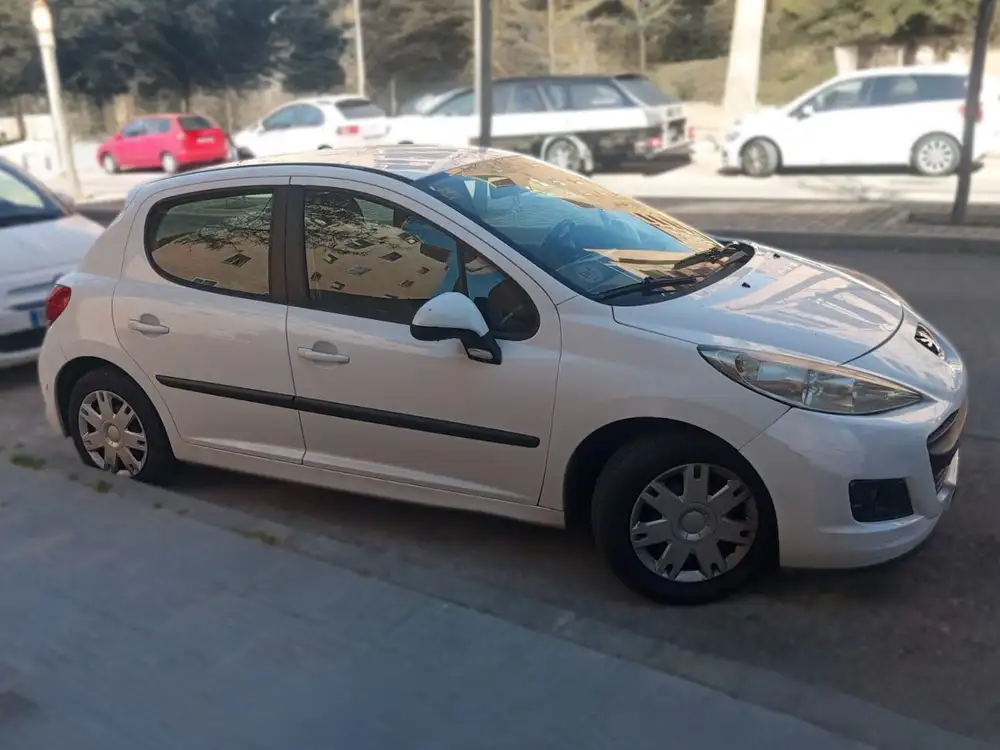 PEUGEOT 207+ - Foto 3 | Clidrive