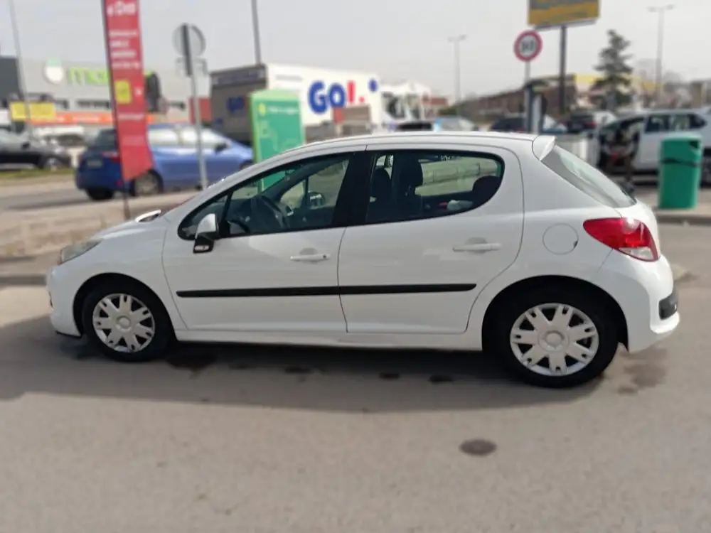 PEUGEOT 207+ - Foto 6 | Clidrive