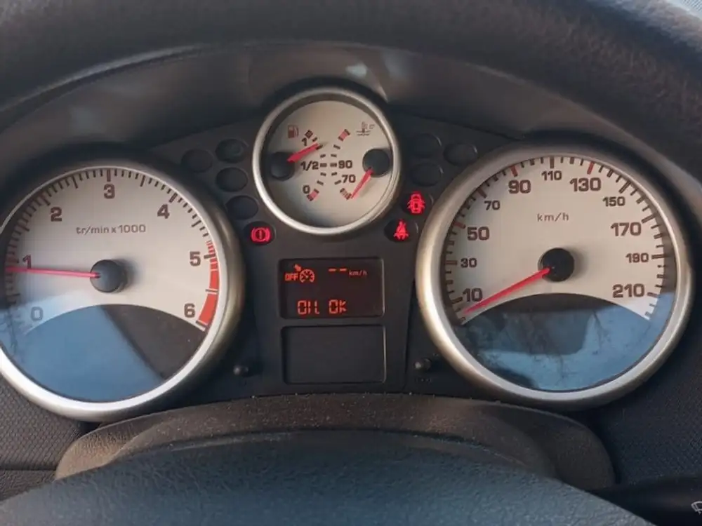 PEUGEOT 207+ - Foto 8 | Clidrive