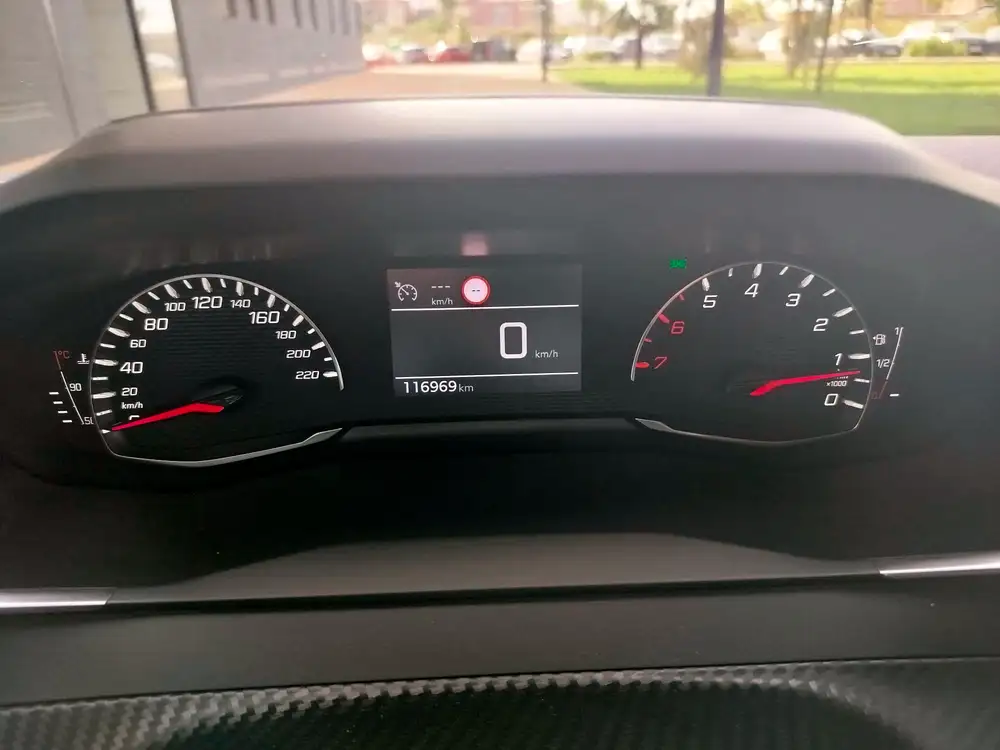 PEUGEOT 2008 - Foto 9 | Clidrive
