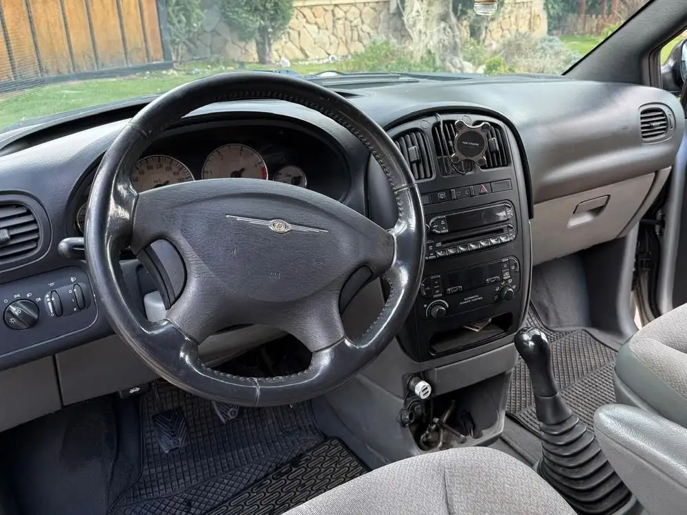 CHRYSLER voyager - Foto 6 | Clidrive