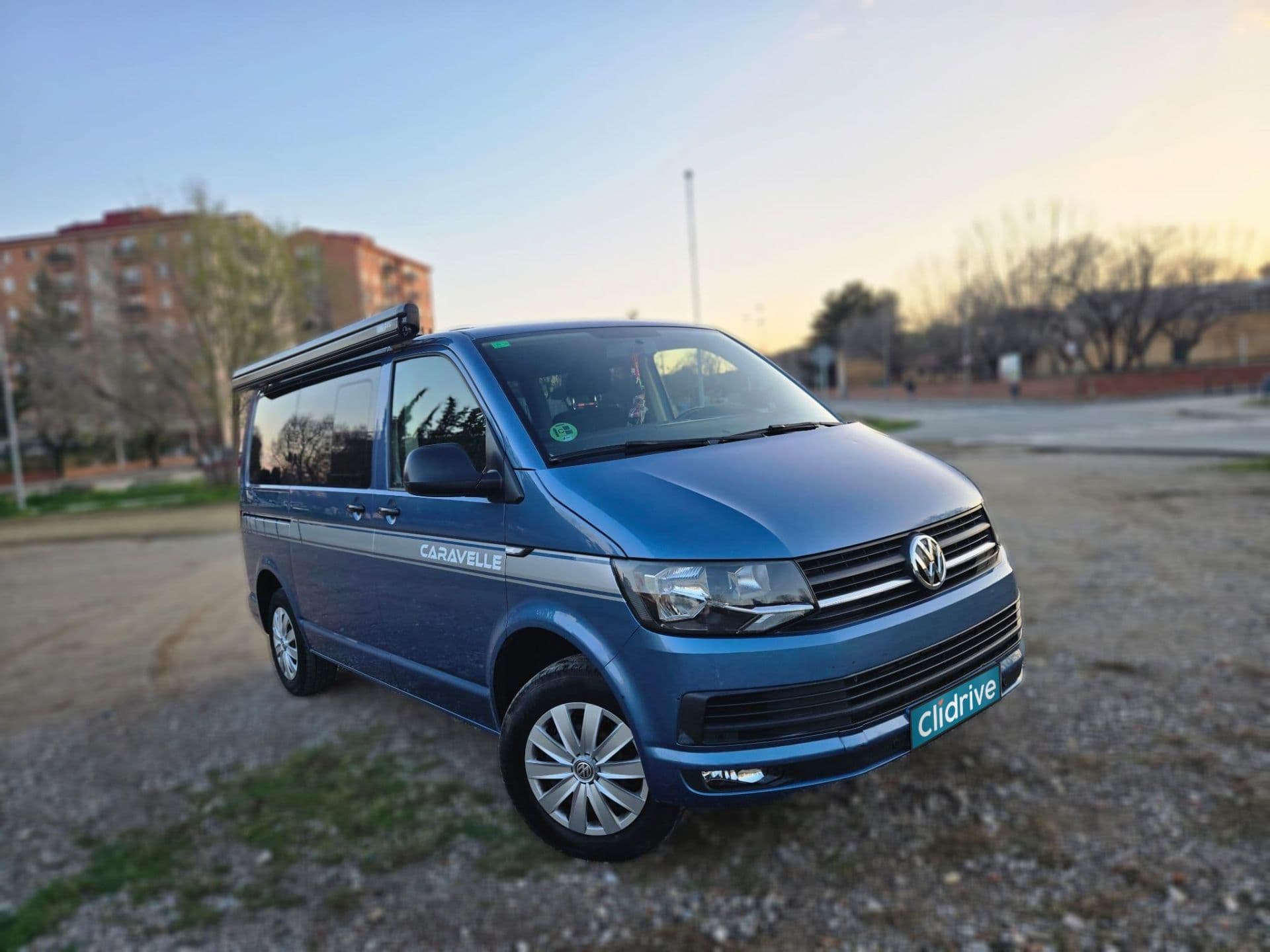 VOLKSWAGEN caravelle