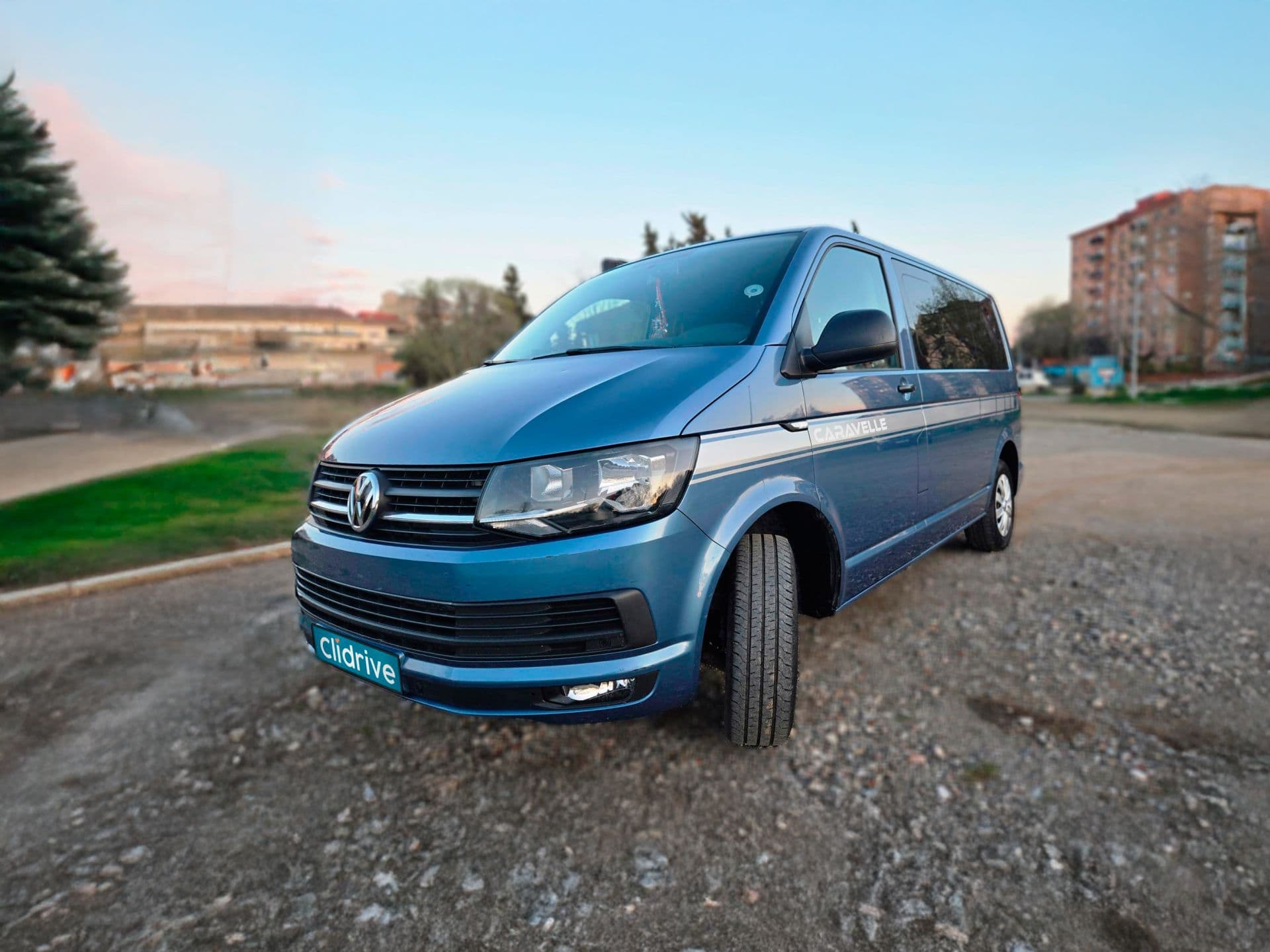 VOLKSWAGEN caravelle