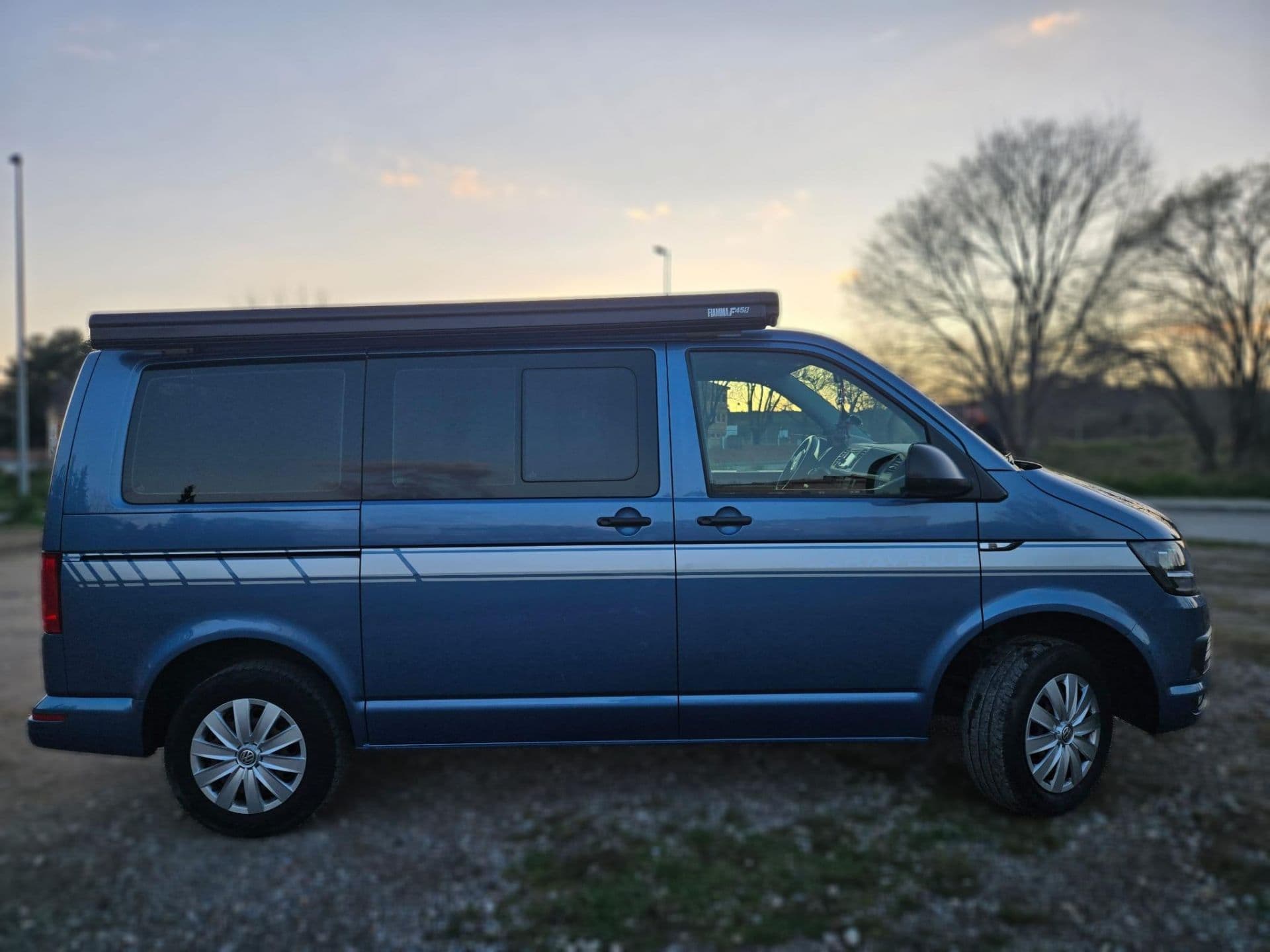 VOLKSWAGEN caravelle