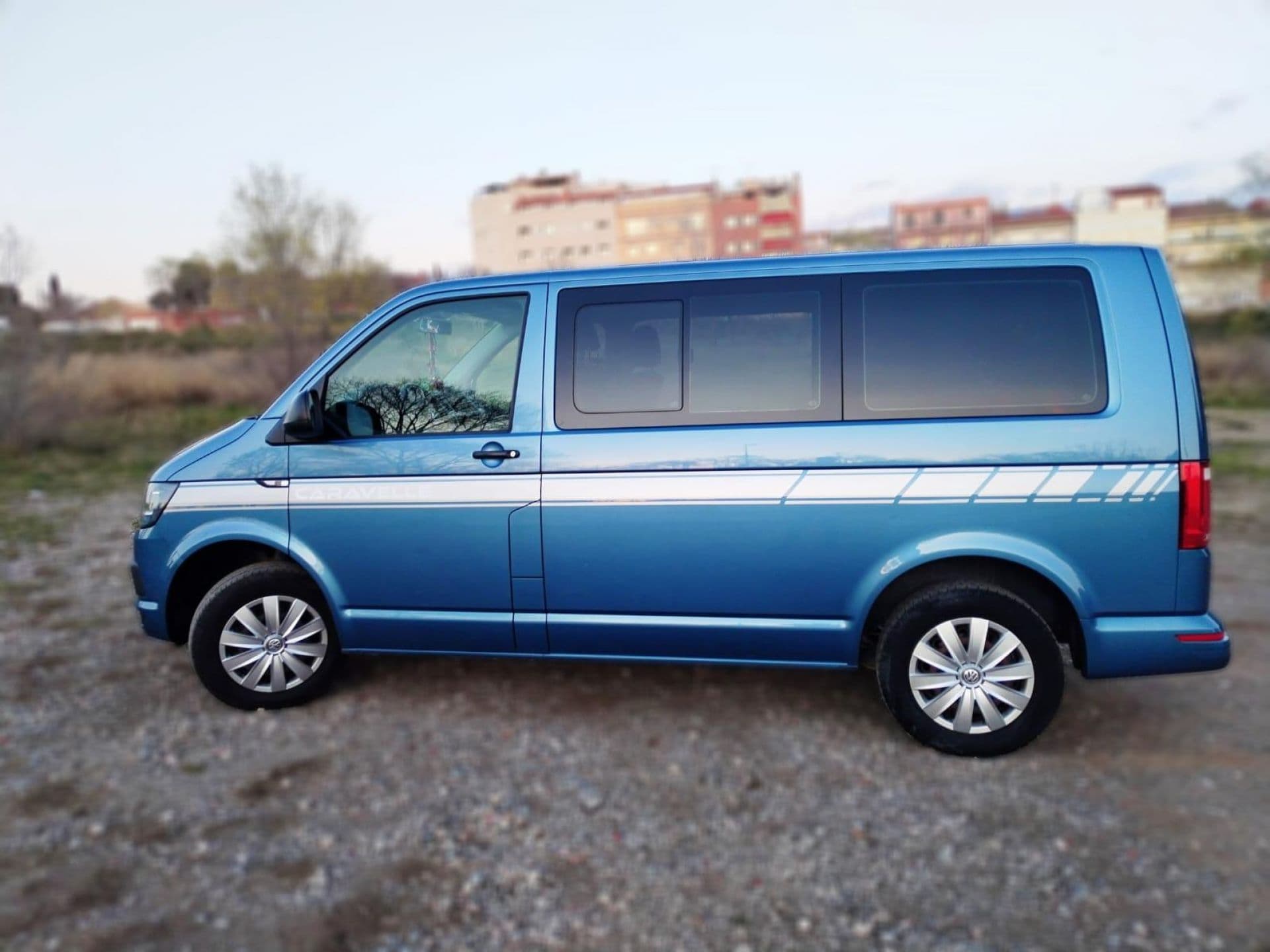 VOLKSWAGEN caravelle