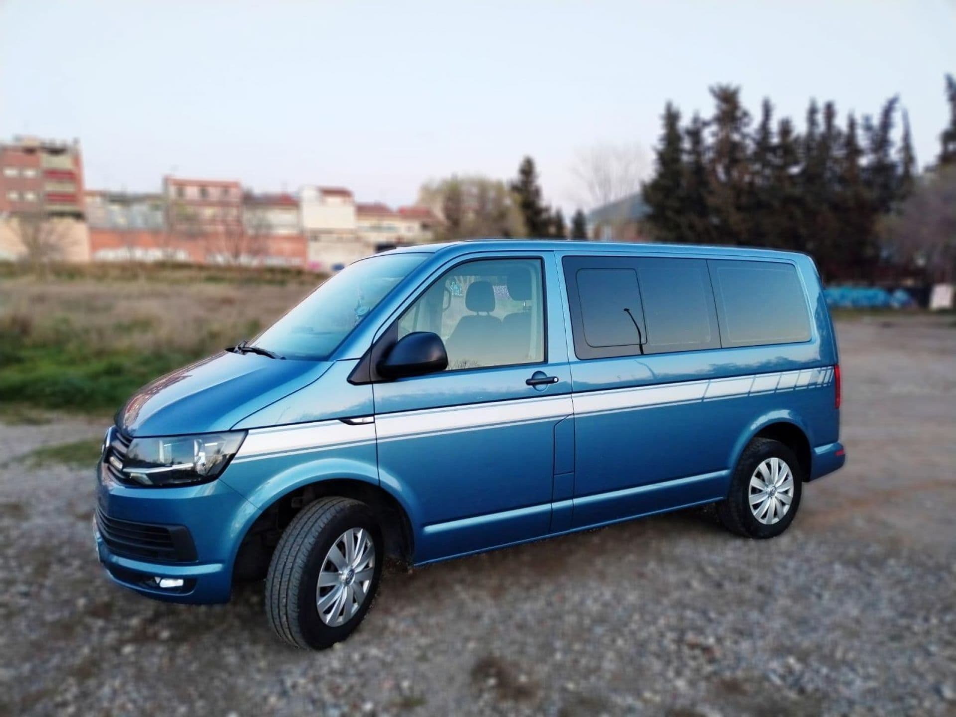 VOLKSWAGEN caravelle
