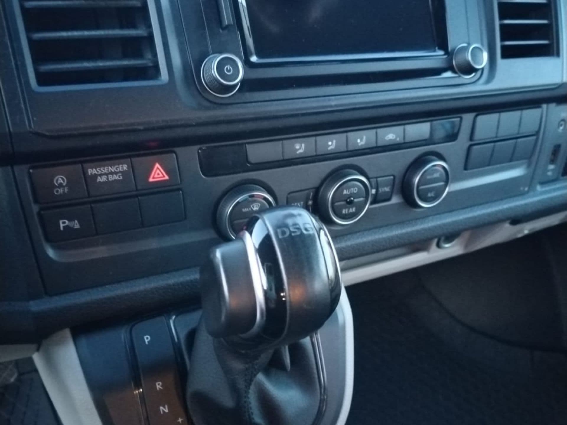 VOLKSWAGEN caravelle