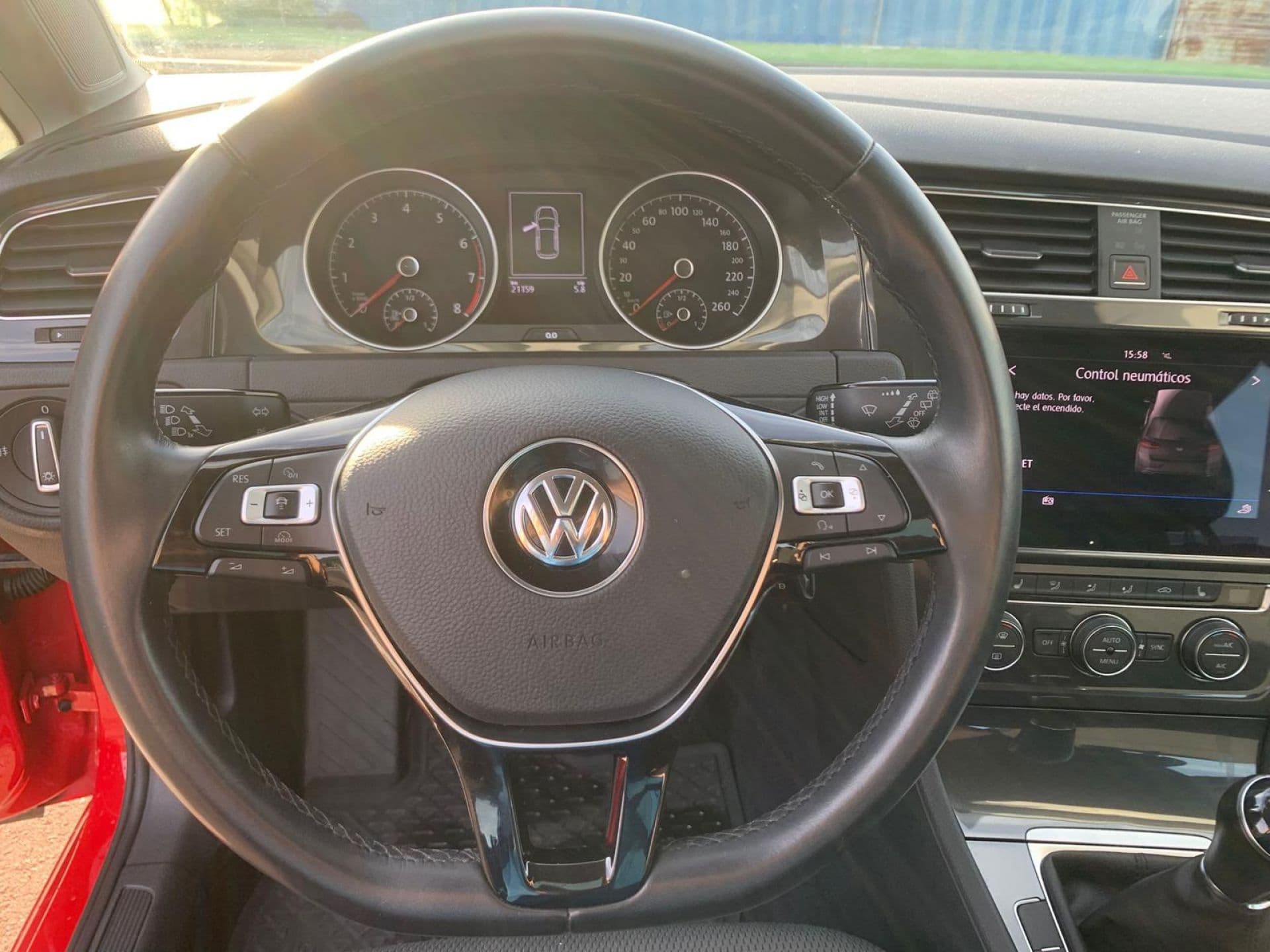 VOLKSWAGEN golf