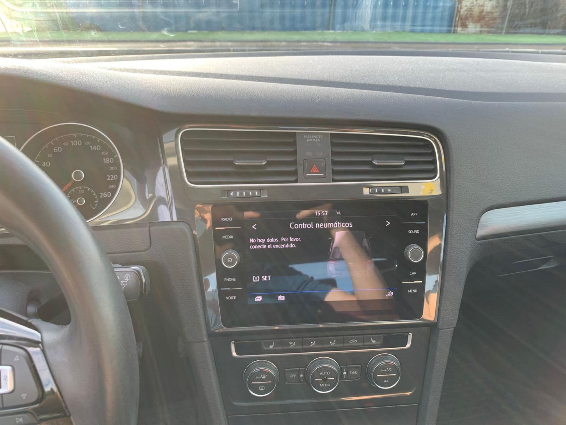 VOLKSWAGEN golf