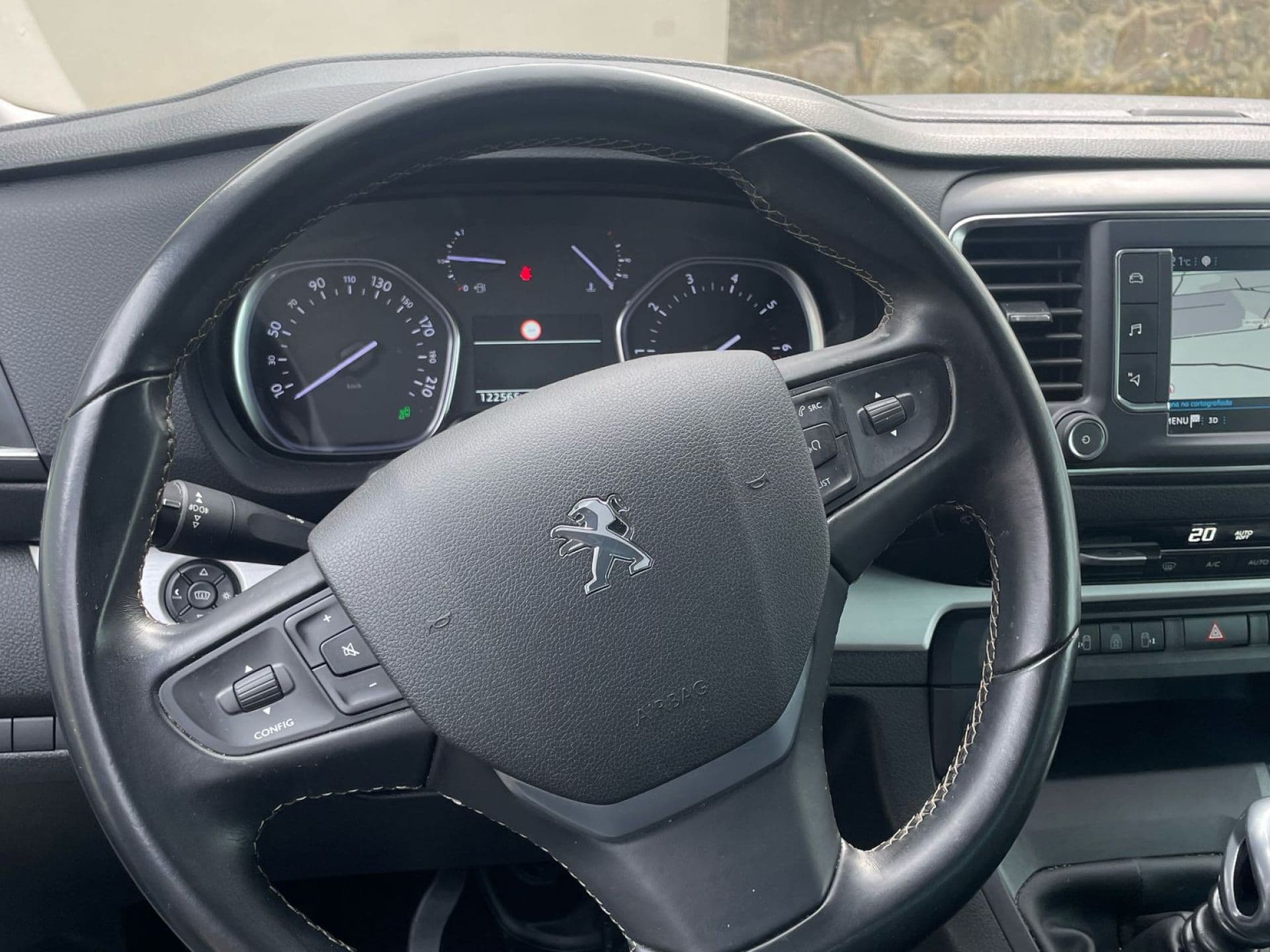 PEUGEOT traveller